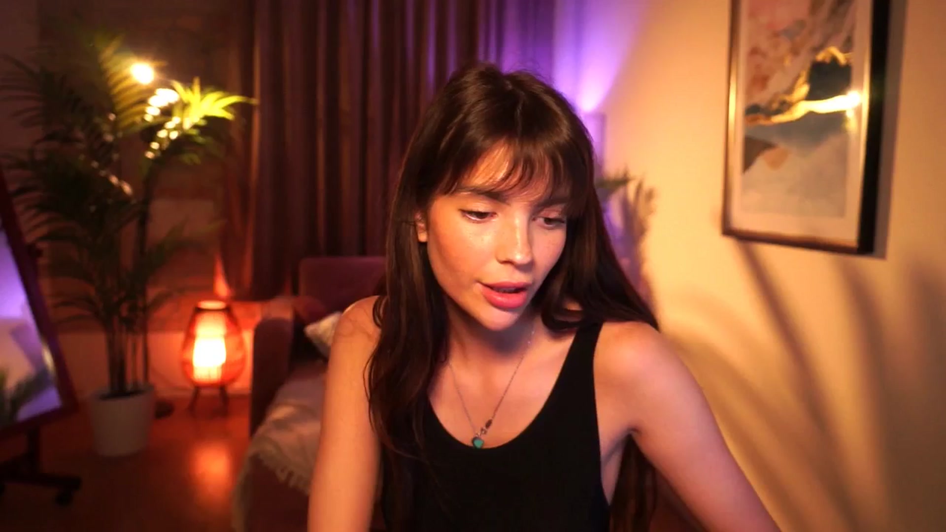 Gallery image thumbnail from hollydollly_'s myfreecams stream on, 04/24/2025, 19:12 image 5 of 20