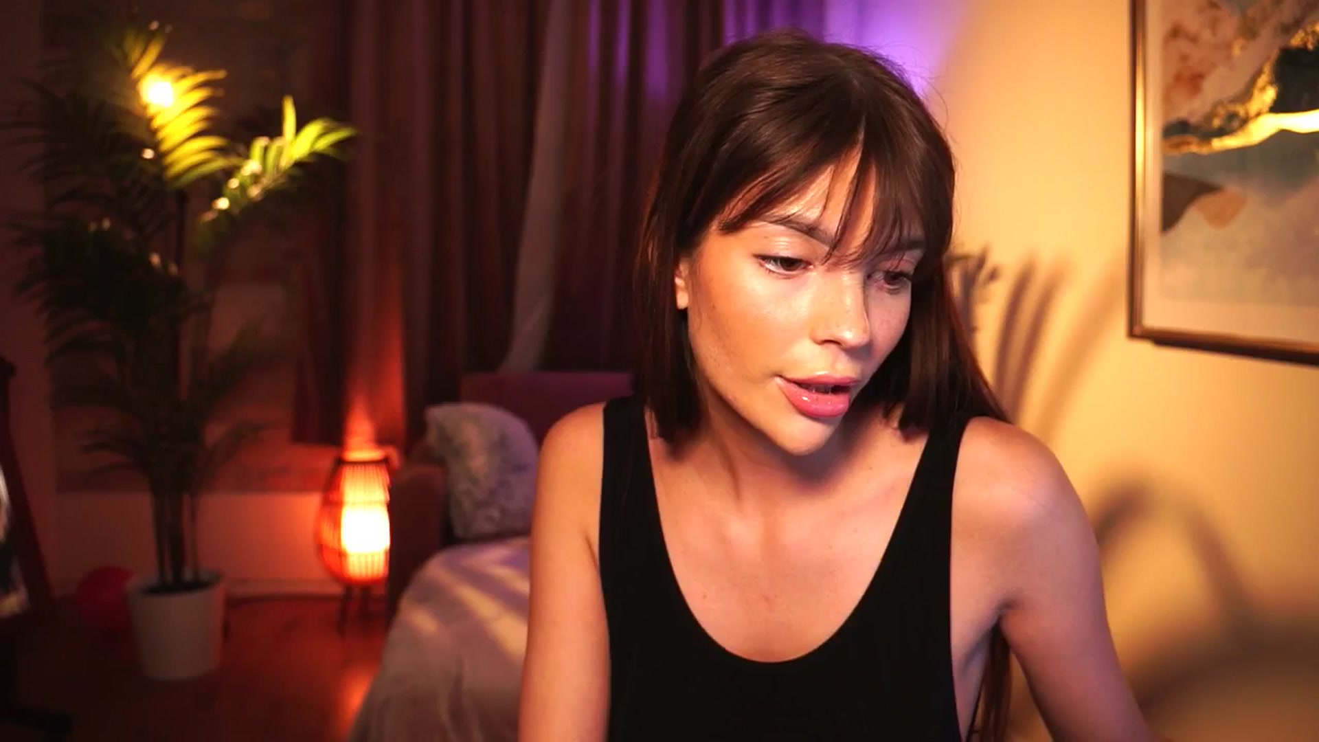 Gallery image thumbnail from hollydollly_'s myfreecams stream on, 05/19/2025, 18:31 image 15 of 20