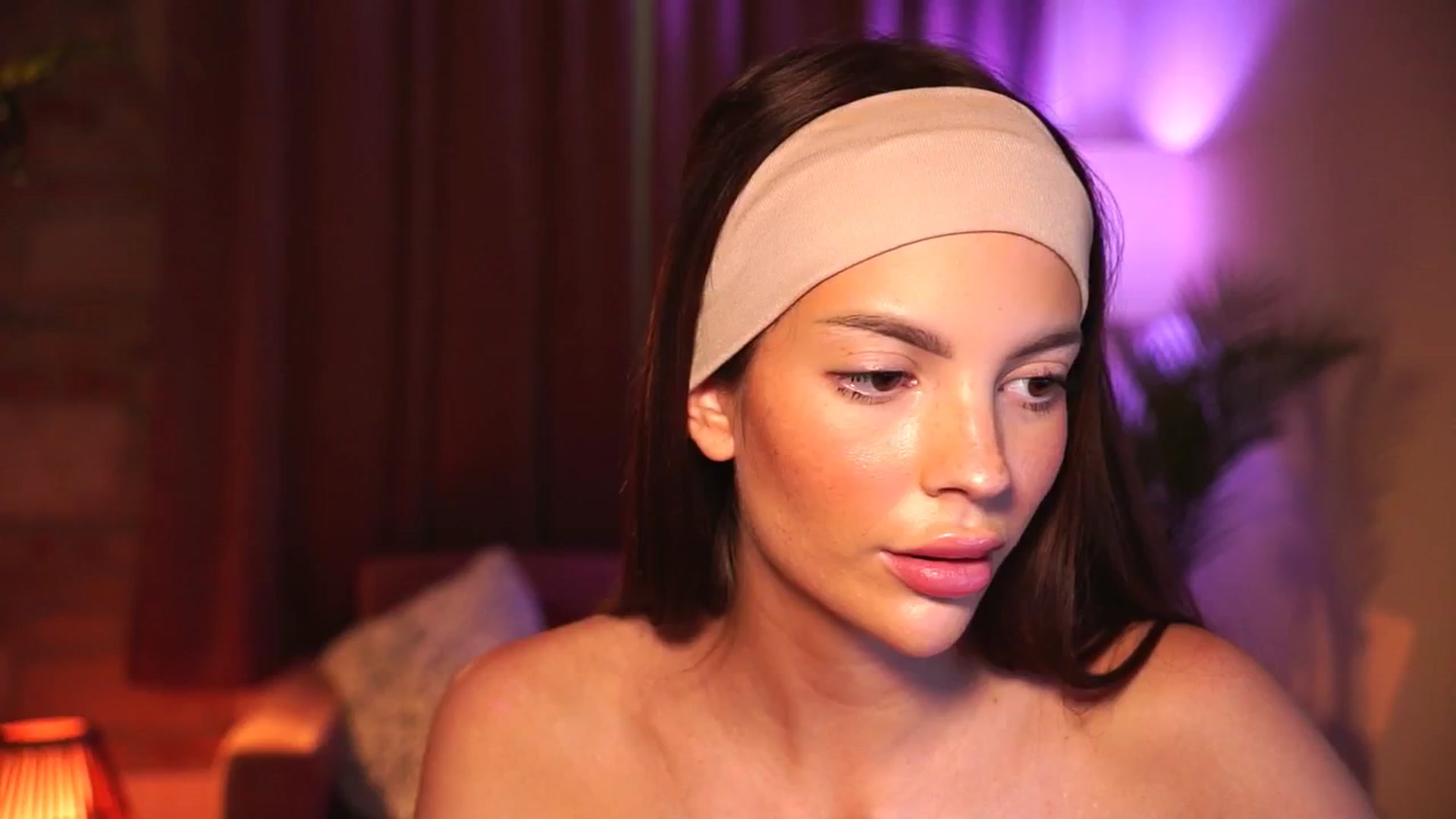 Gallery image thumbnail from hollydollly_'s myfreecams stream on, 05/31/2025, 16:00 image 16 of 20