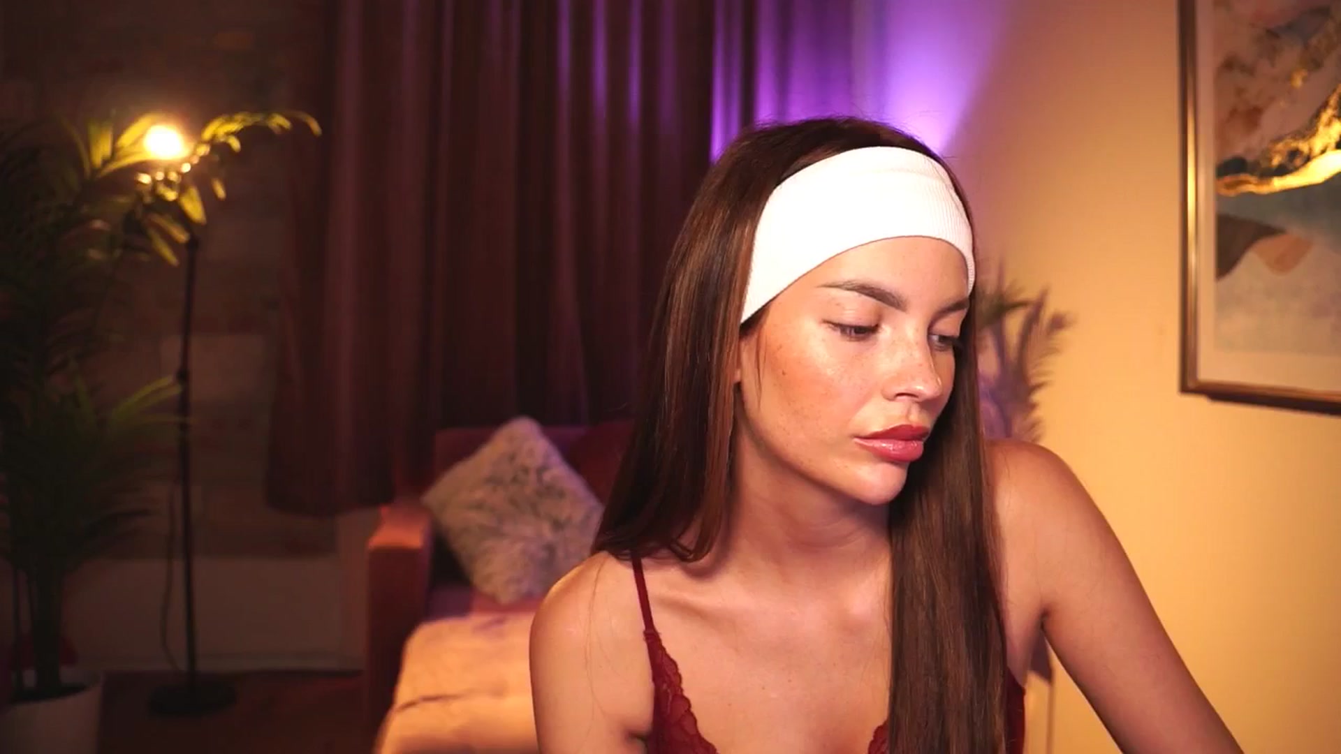 Gallery image thumbnail from hollydollly_'s myfreecams stream on, 06/17/2025, 19:01 image 5 of 20