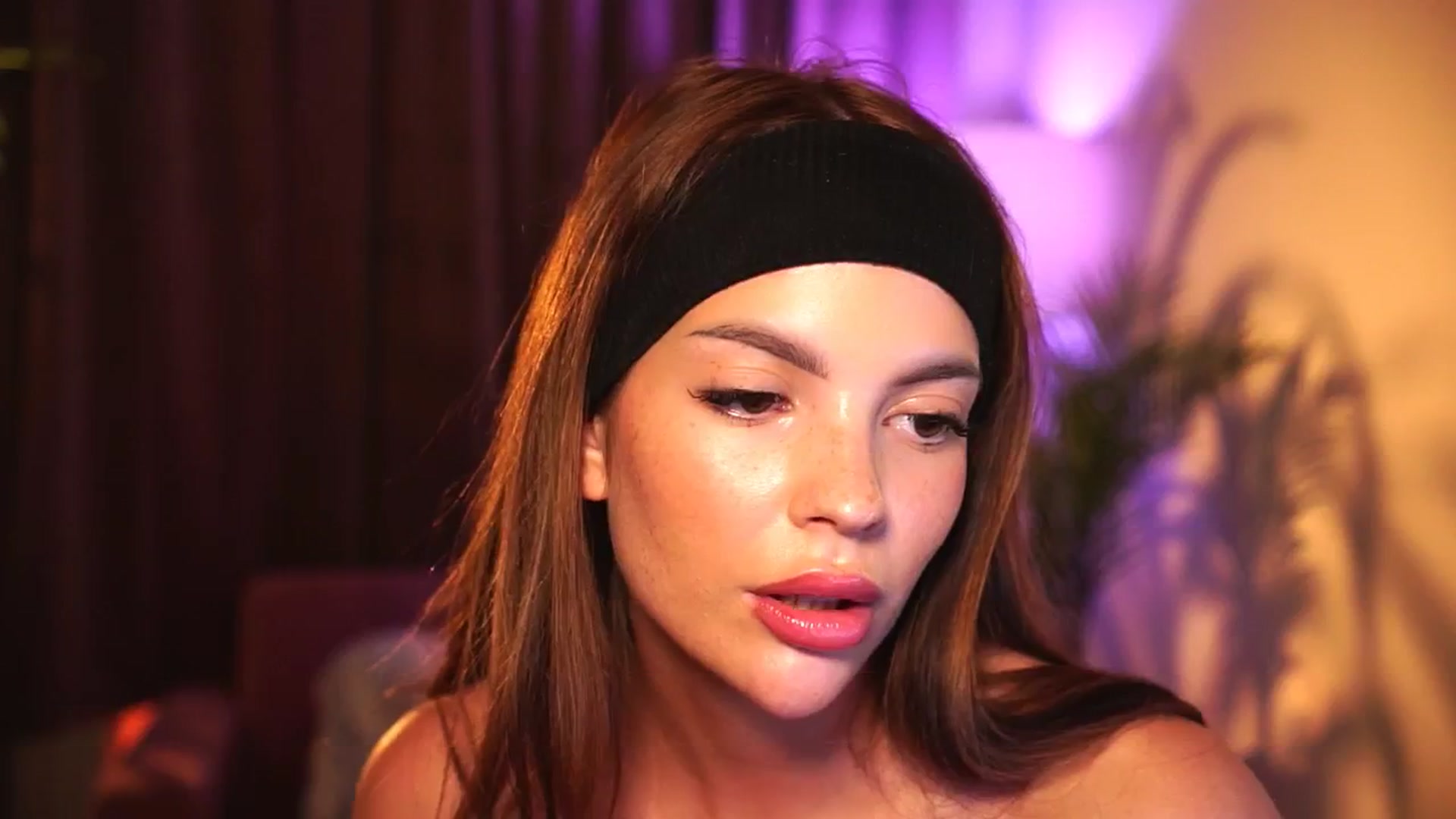 Gallery image thumbnail from hollydollly_'s myfreecams stream on, 06/27/2025, 19:42 image 9 of 20