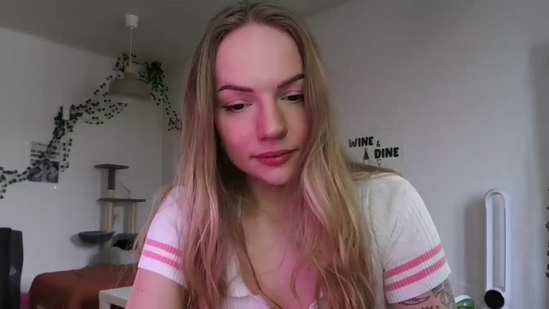 Gallery image thumbnail from hollyjolly's myfreecams stream on, 02/13/2025, 12:47 image 17 of 20