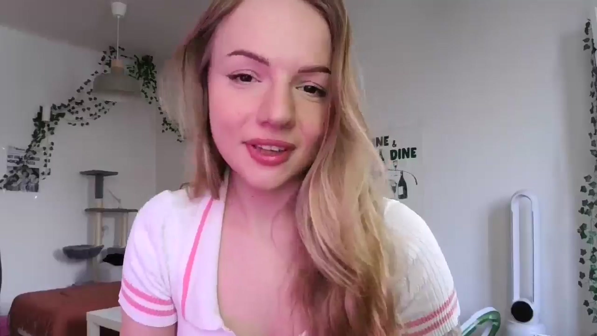 Gallery image thumbnail from hollyjolly's myfreecams stream on, 02/13/2025, 12:47 image 8 of 20