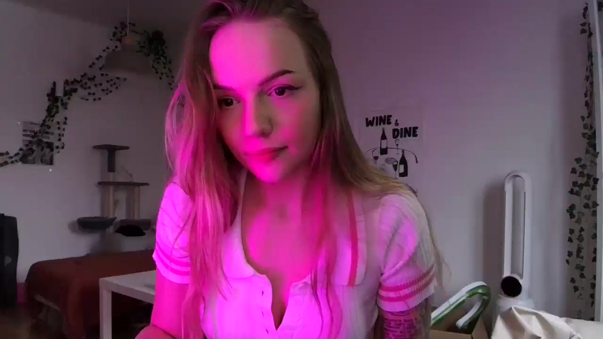Gallery image thumbnail from hollyjolly's myfreecams stream on, 02/13/2025, 15:08 image 20 of 20
