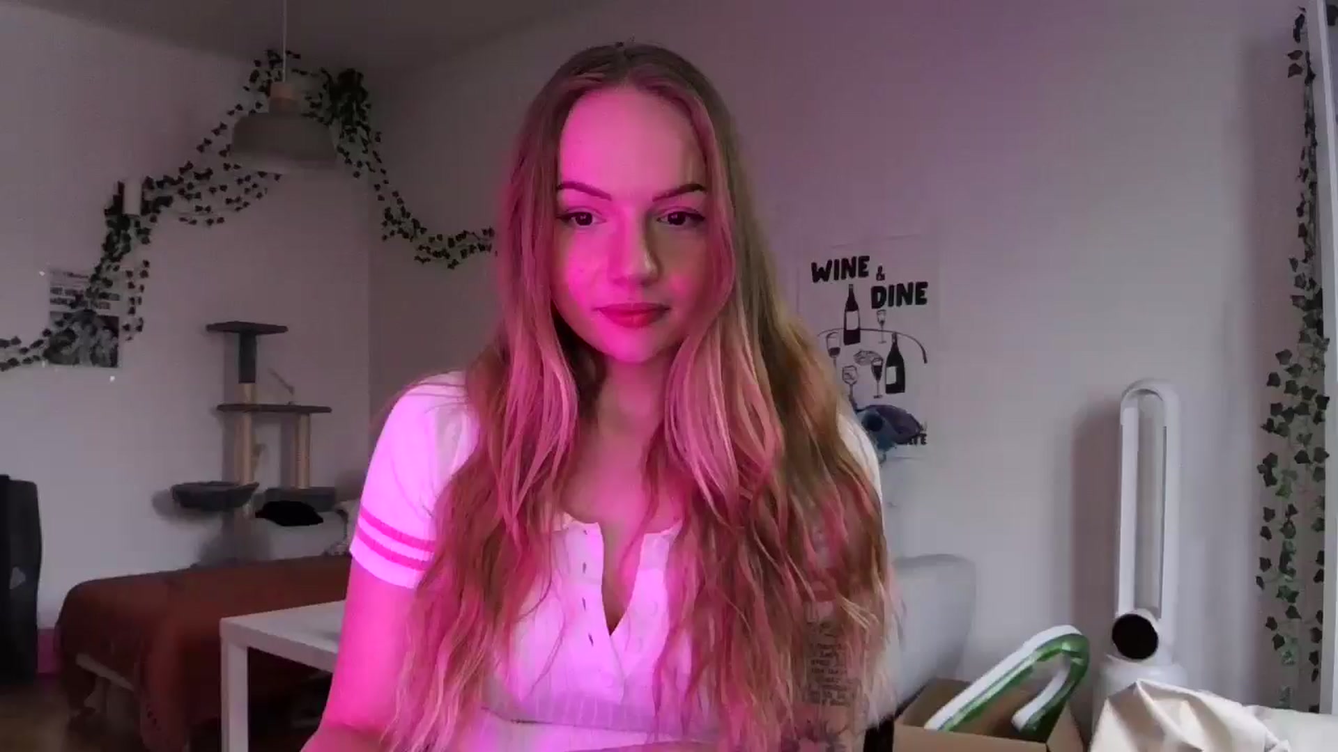 Gallery image thumbnail from hollyjolly's myfreecams stream on, 02/13/2025, 15:08 image 7 of 20