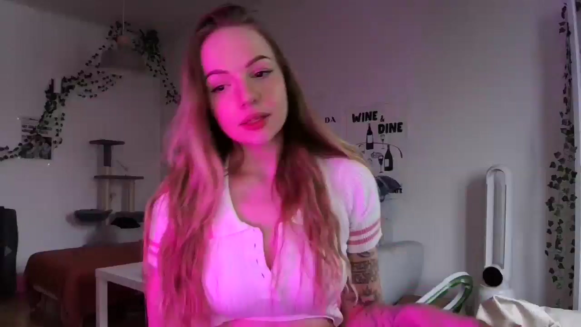 Gallery image thumbnail from hollyjolly's myfreecams stream on, 02/13/2025, 15:08 image 16 of 20