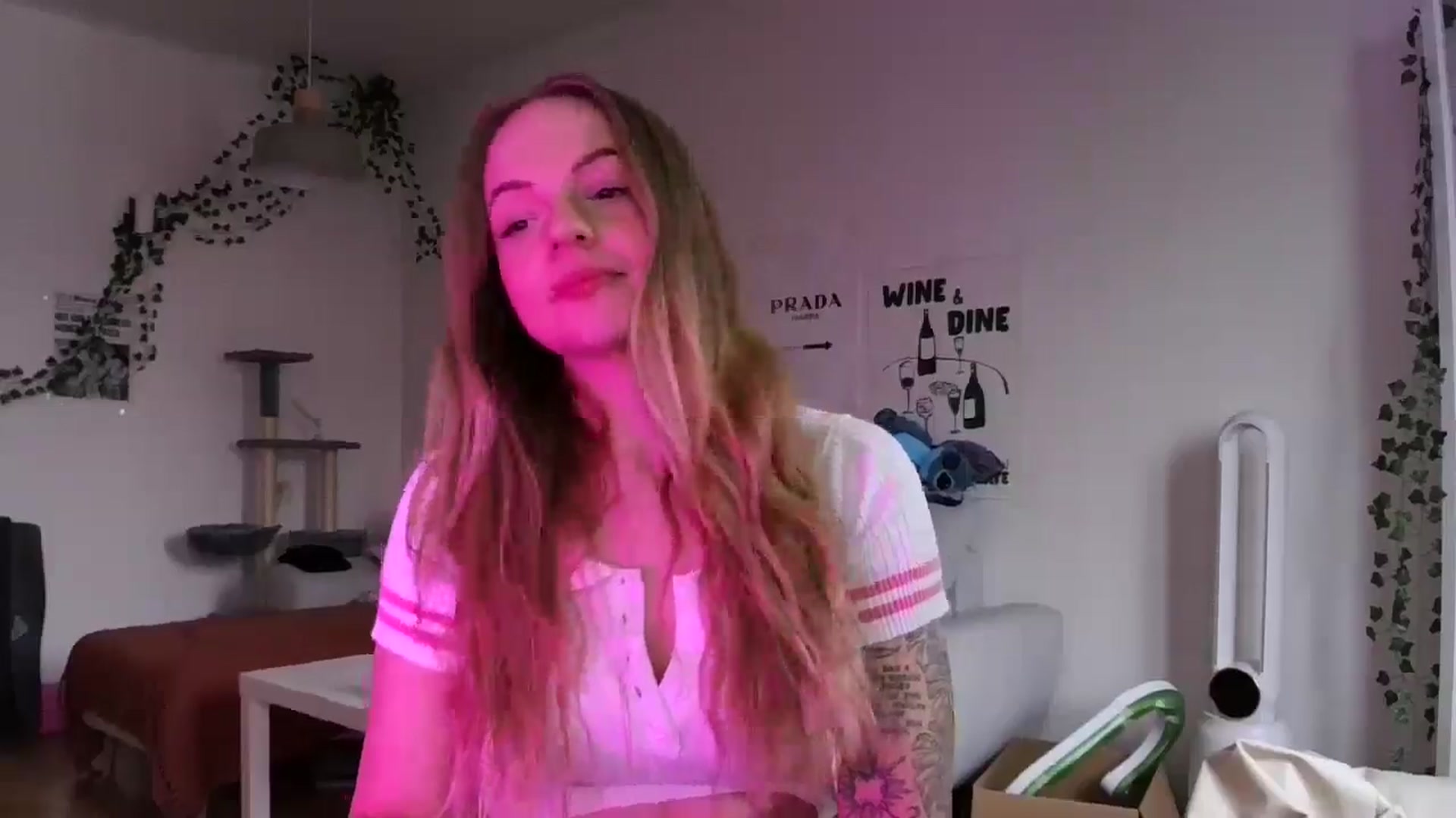 Gallery image thumbnail from hollyjolly's myfreecams stream on, 02/13/2025, 15:08 image 8 of 20
