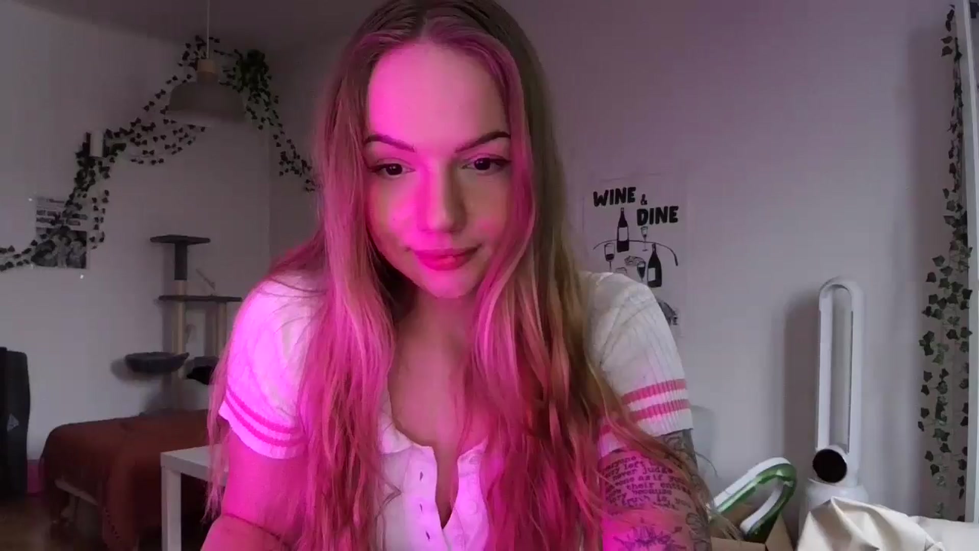 Gallery image thumbnail from hollyjolly's myfreecams stream on, 02/13/2025, 15:08 image 6 of 20