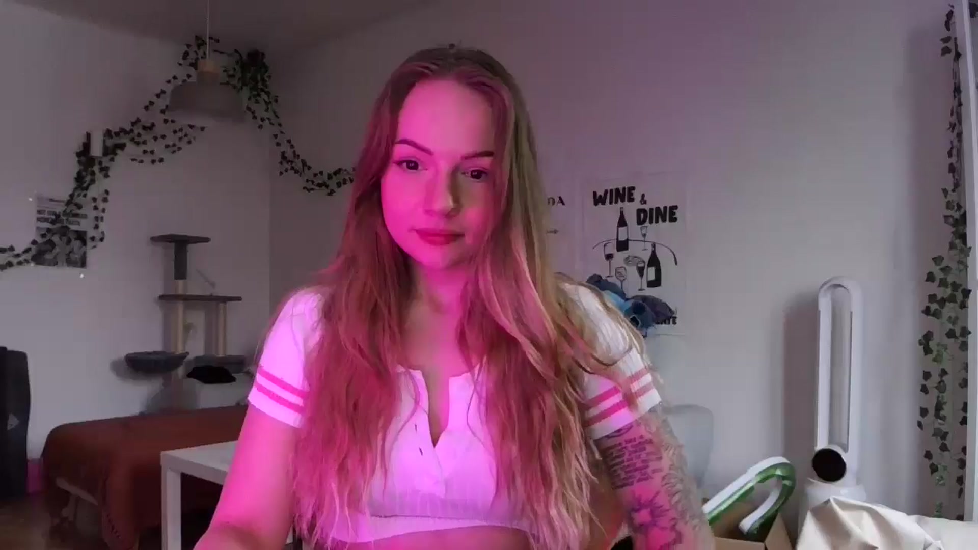 Gallery image thumbnail from hollyjolly's myfreecams stream on, 02/13/2025, 15:08 image 5 of 20