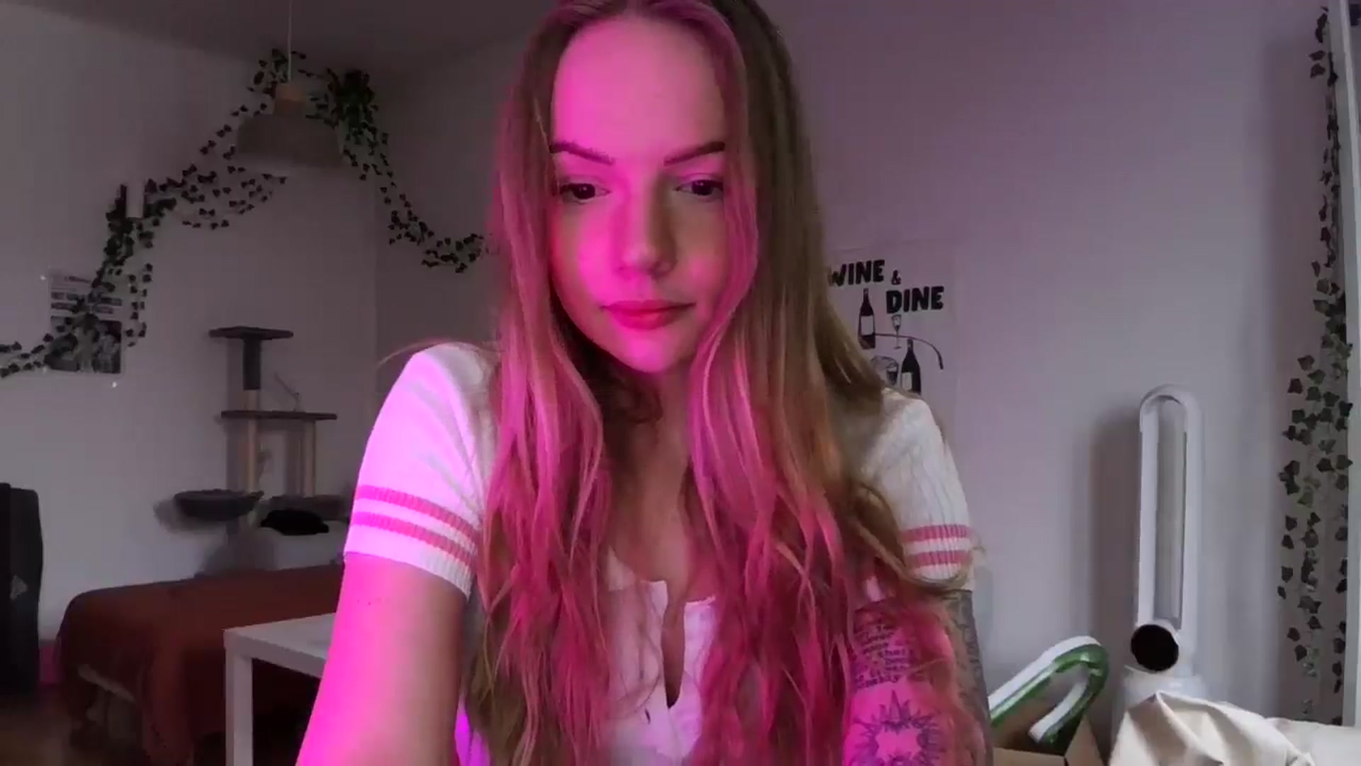 Gallery image thumbnail from hollyjolly's myfreecams stream on, 02/13/2025, 15:08 image 11 of 20