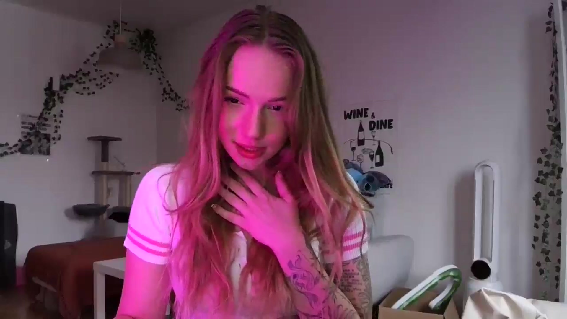 Gallery image thumbnail from hollyjolly's myfreecams stream on, 02/13/2025, 15:08 image 10 of 20