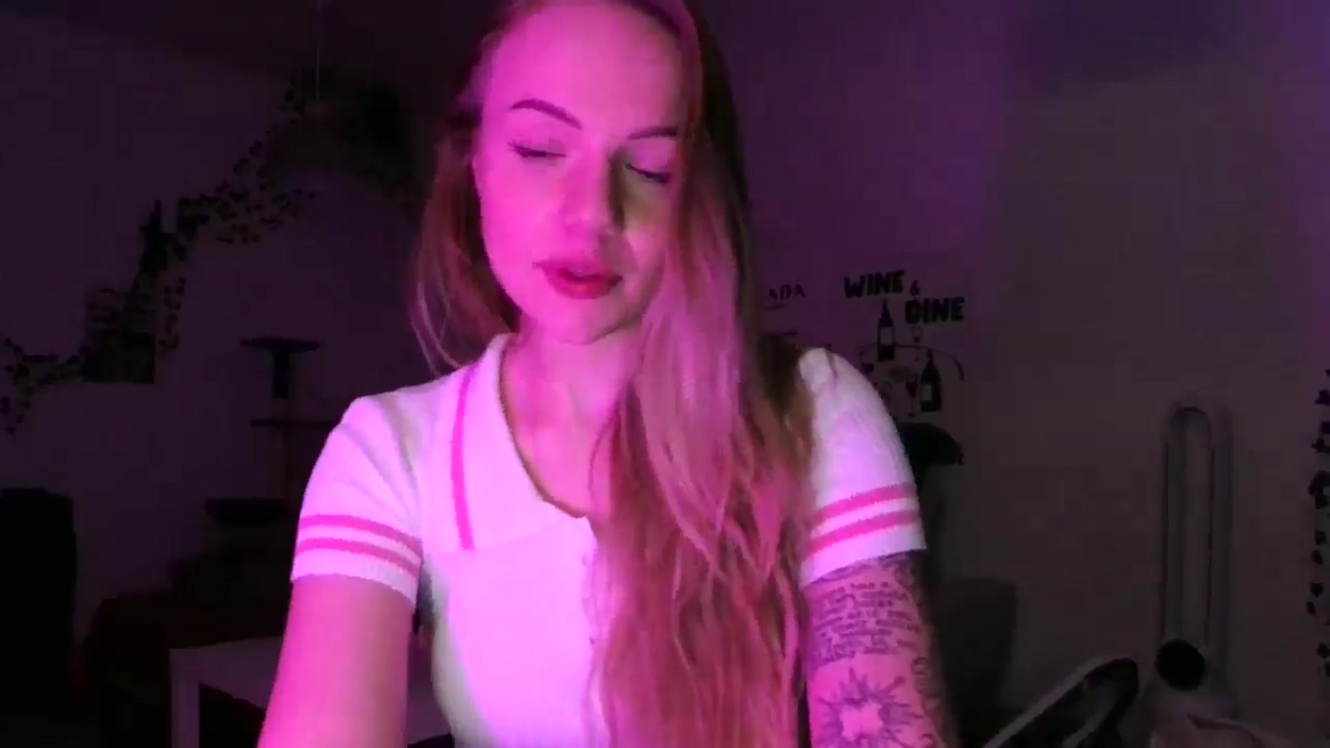 Gallery image thumbnail from hollyjolly's myfreecams stream on, 02/13/2025, 16:08 image 19 of 20