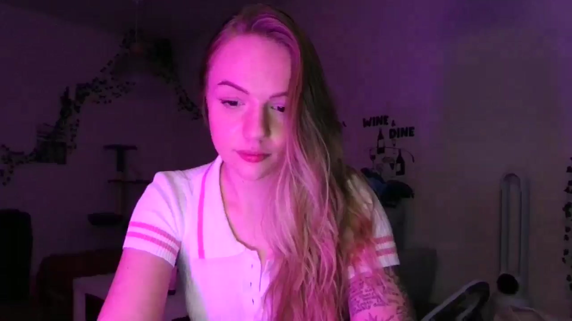 Gallery image thumbnail from hollyjolly's myfreecams stream on, 02/13/2025, 16:08 image 15 of 20