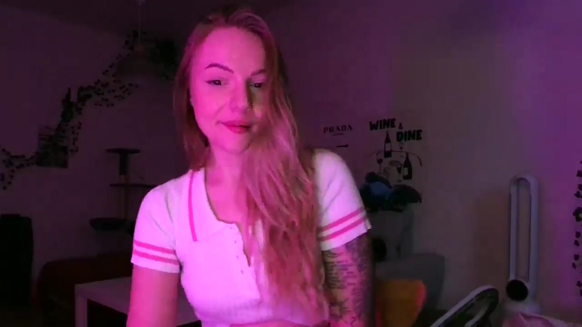 Gallery image thumbnail from hollyjolly's myfreecams stream on, 02/13/2025, 16:08 image 6 of 20