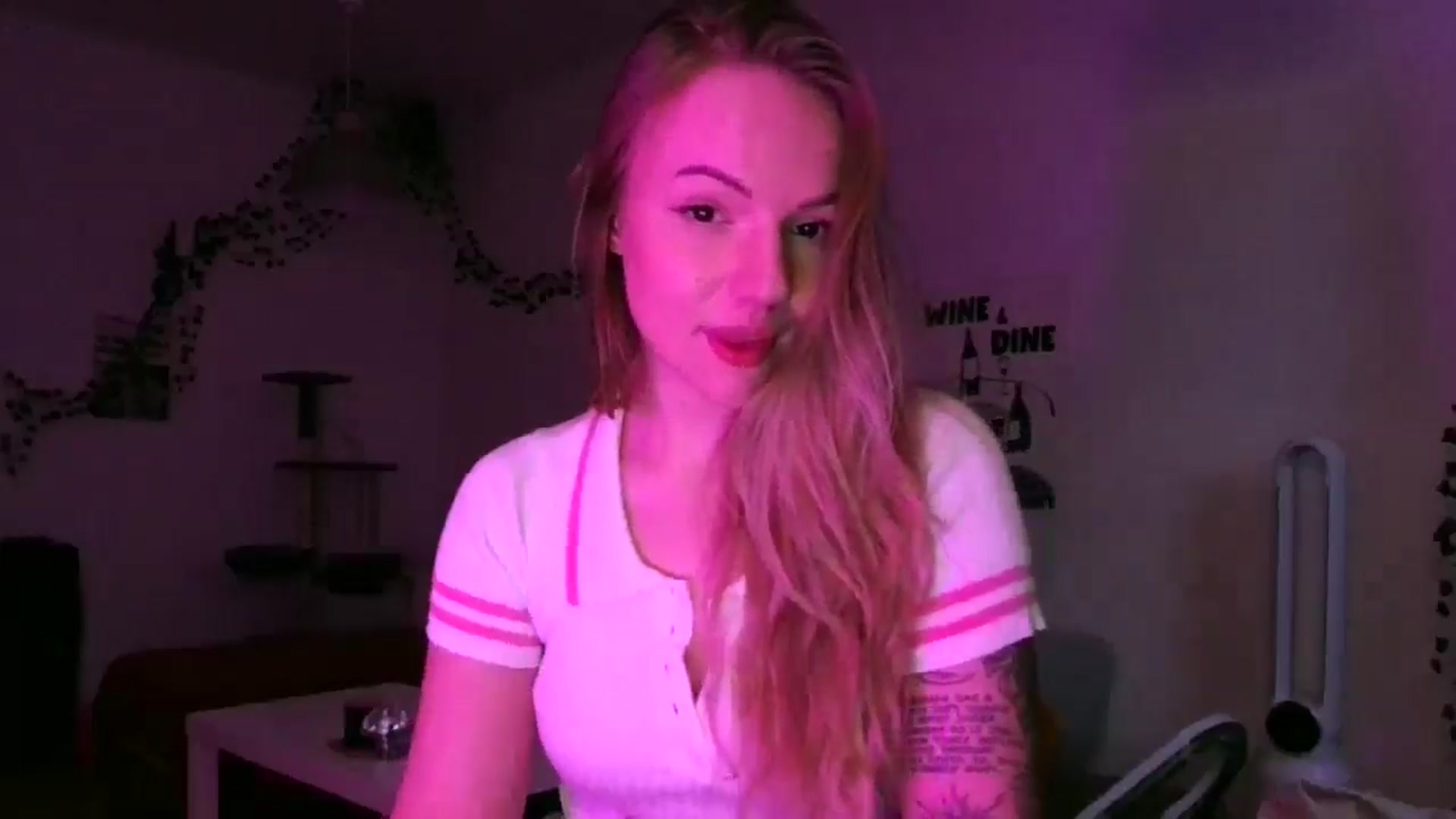 Gallery image thumbnail from hollyjolly's myfreecams stream on, 02/13/2025, 16:08 image 5 of 20
