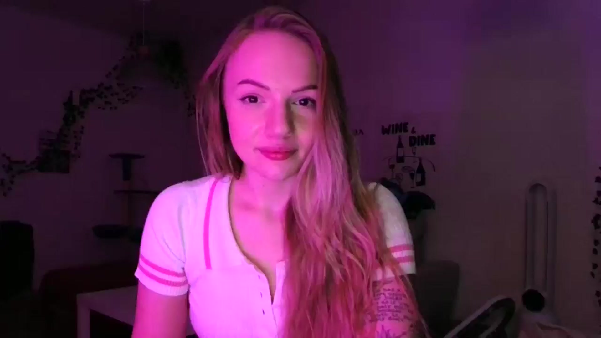 Gallery image thumbnail from hollyjolly's myfreecams stream on, 02/13/2025, 16:08 image 17 of 20