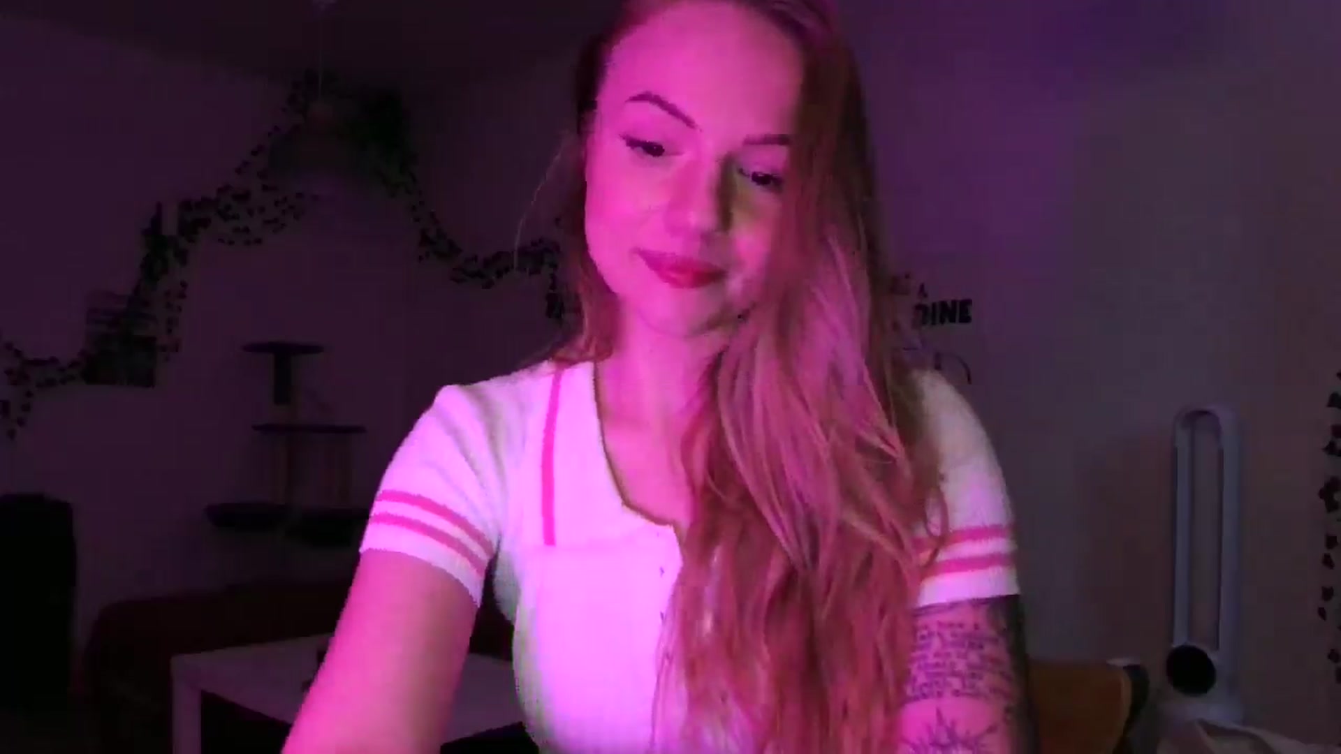 Gallery image thumbnail from hollyjolly's myfreecams stream on, 02/13/2025, 16:08 image 7 of 20
