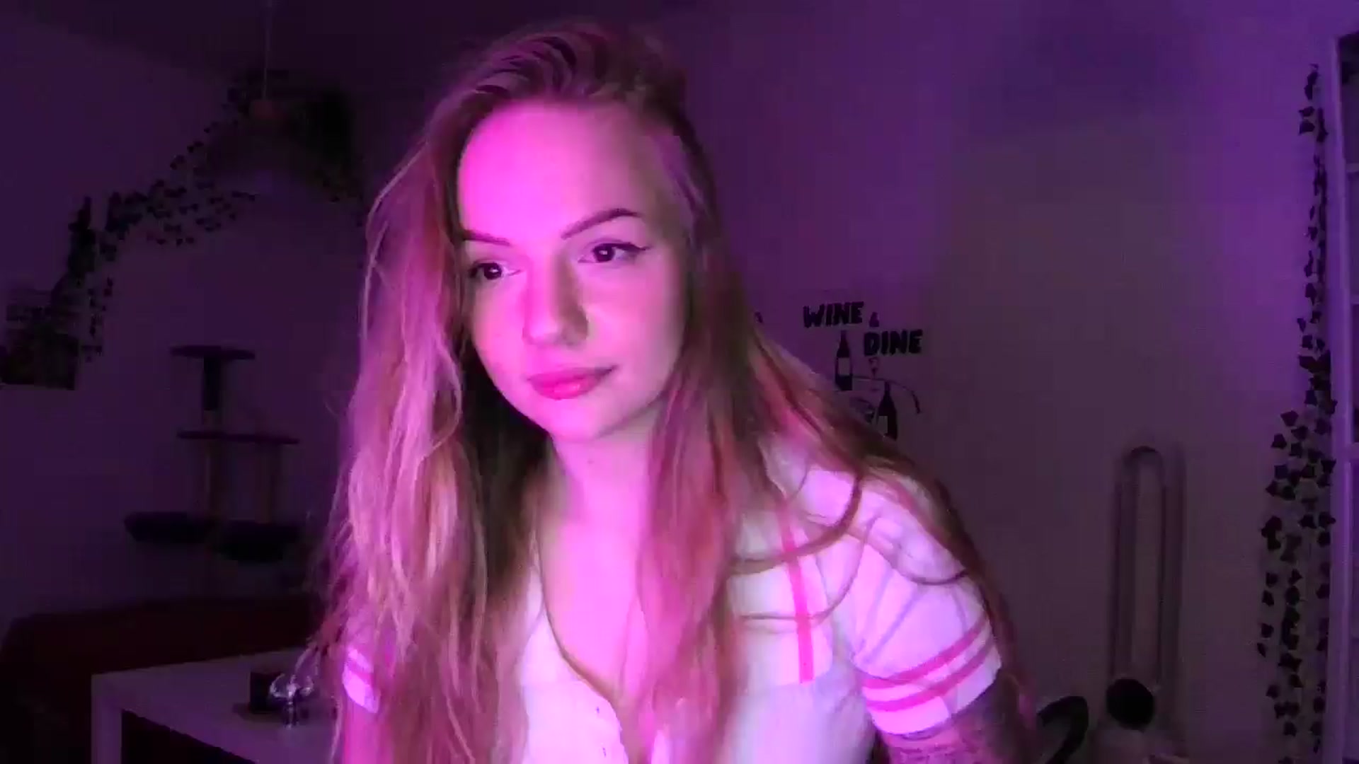 Gallery image thumbnail from hollyjolly's myfreecams stream on, 02/13/2025, 17:38 image 1 of 20