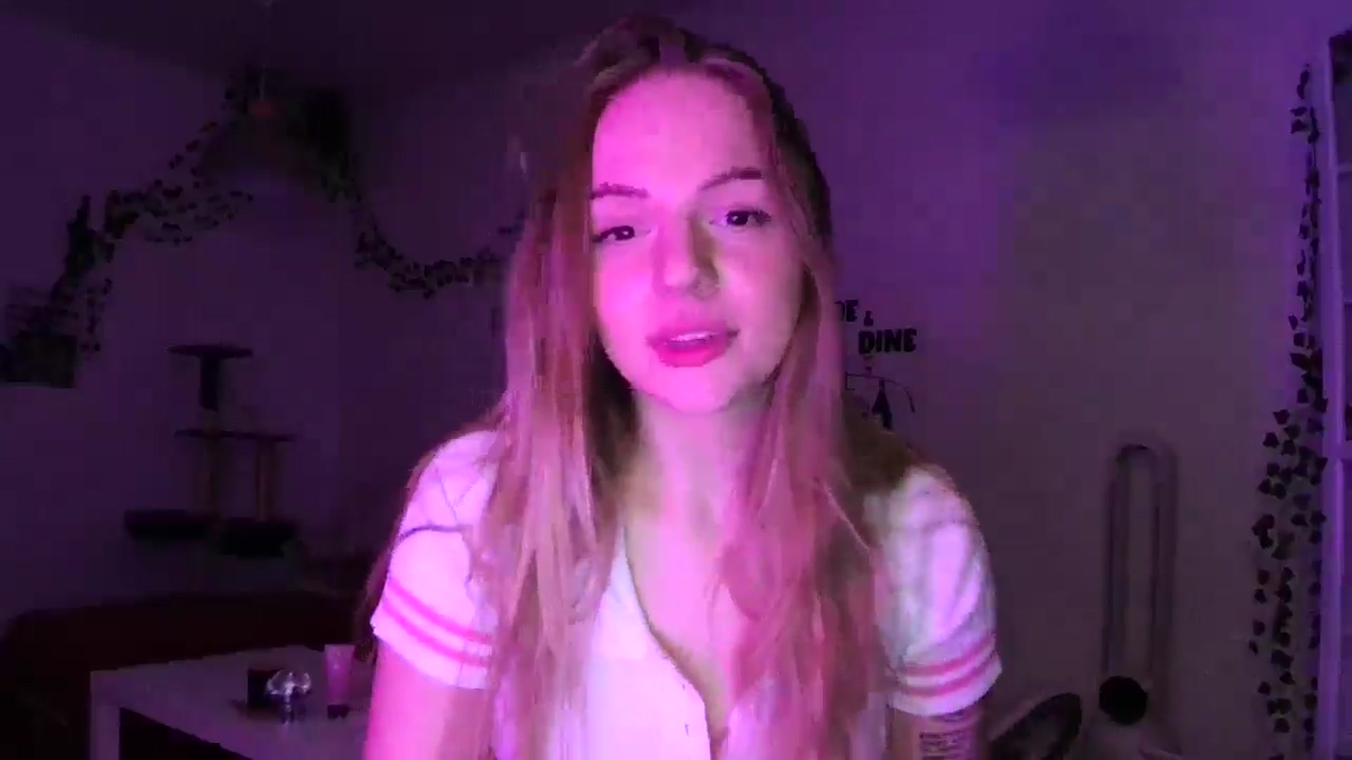 Gallery image thumbnail from hollyjolly's myfreecams stream on, 02/13/2025, 17:38 image 5 of 20