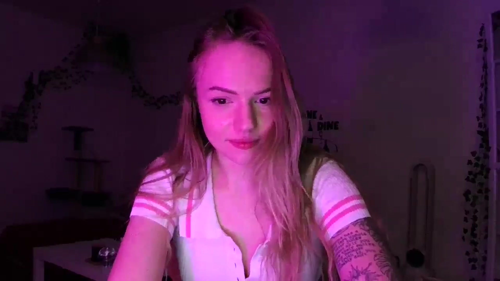 Gallery image thumbnail from hollyjolly's myfreecams stream on, 02/13/2025, 17:38 image 2 of 20