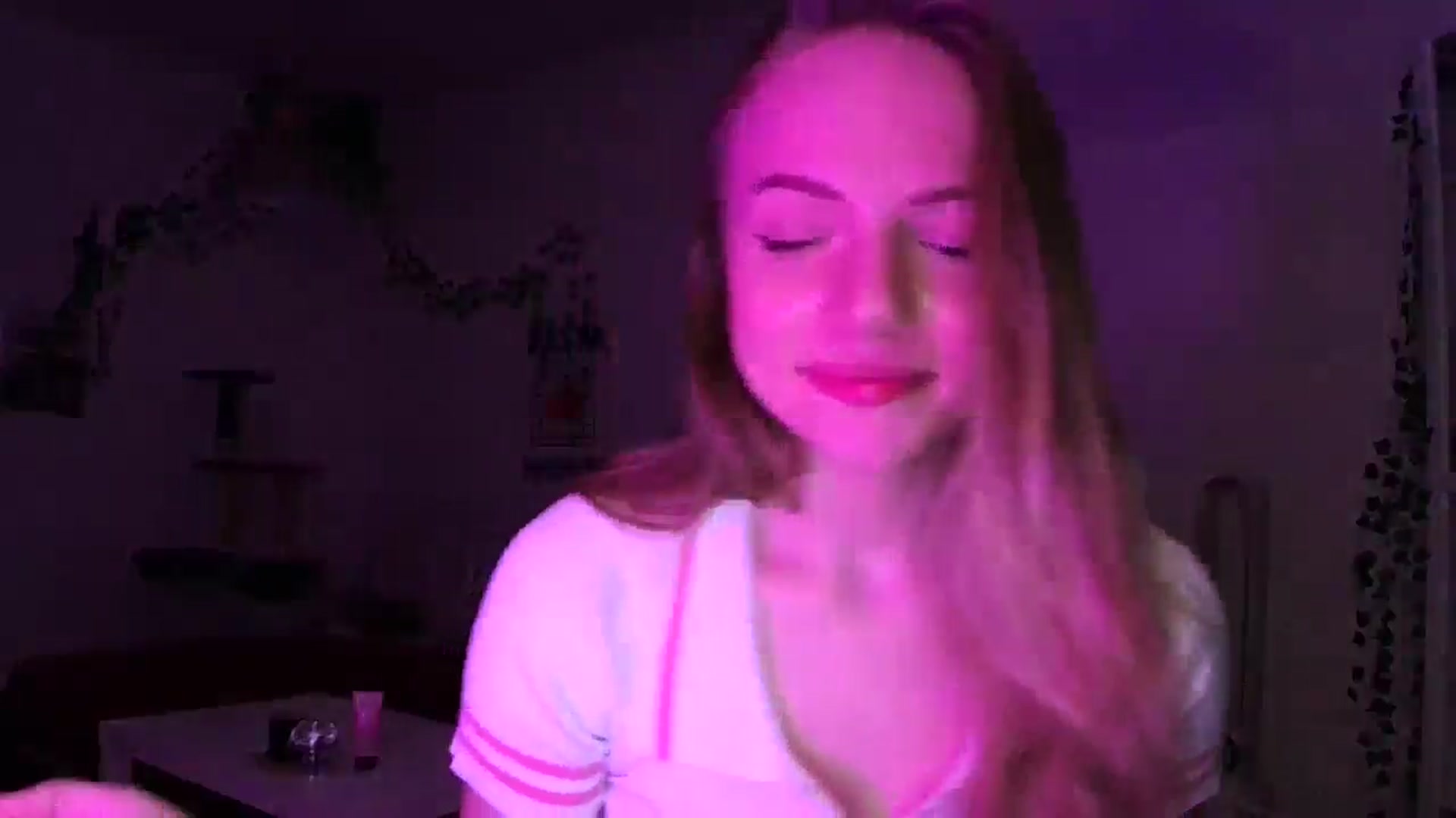 Gallery image thumbnail from hollyjolly's myfreecams stream on, 02/13/2025, 17:38 image 9 of 20