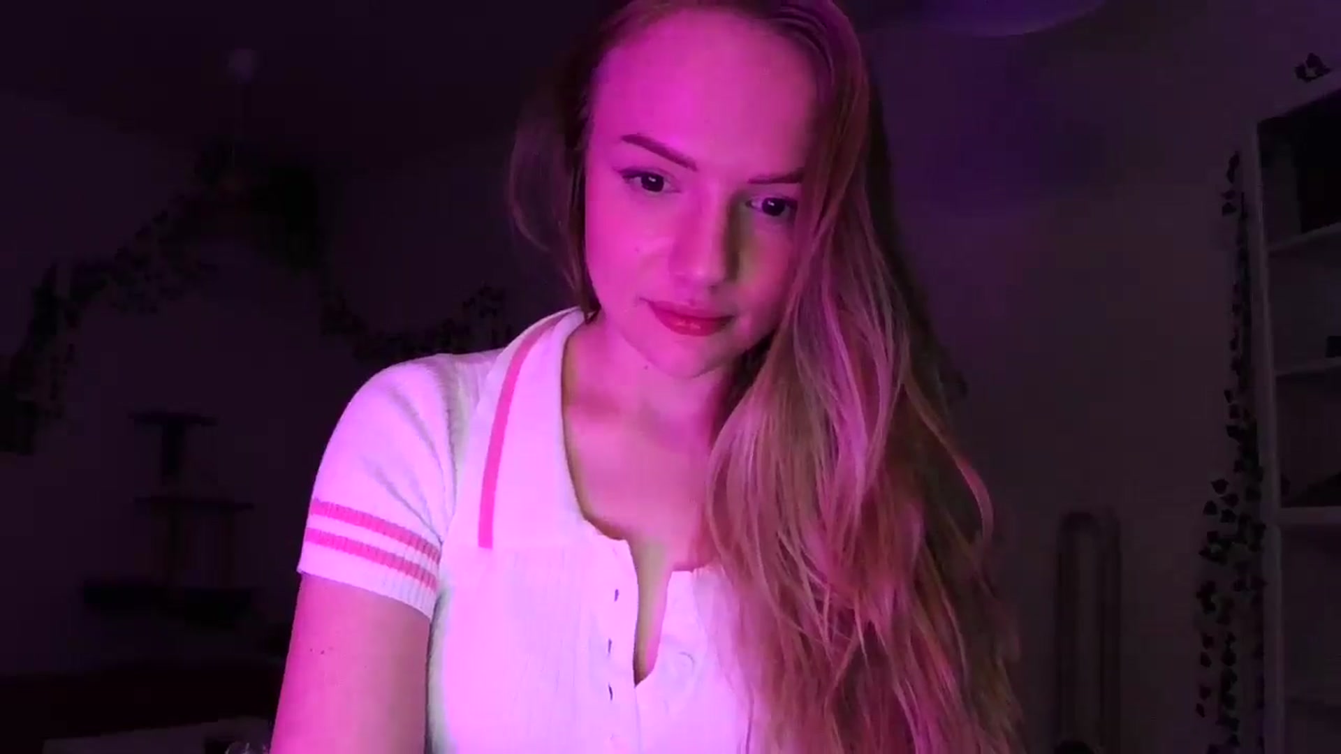 Gallery image thumbnail from hollyjolly's myfreecams stream on, 02/13/2025, 17:38 image 19 of 20