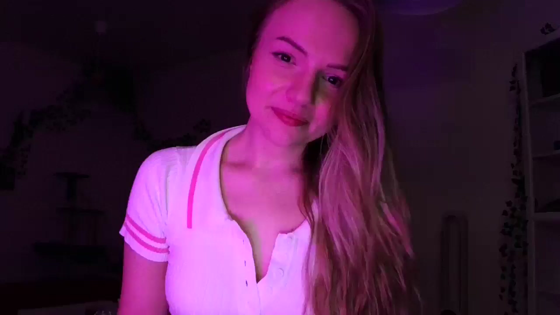 Gallery image thumbnail from hollyjolly's myfreecams stream on, 02/13/2025, 17:38 image 18 of 20