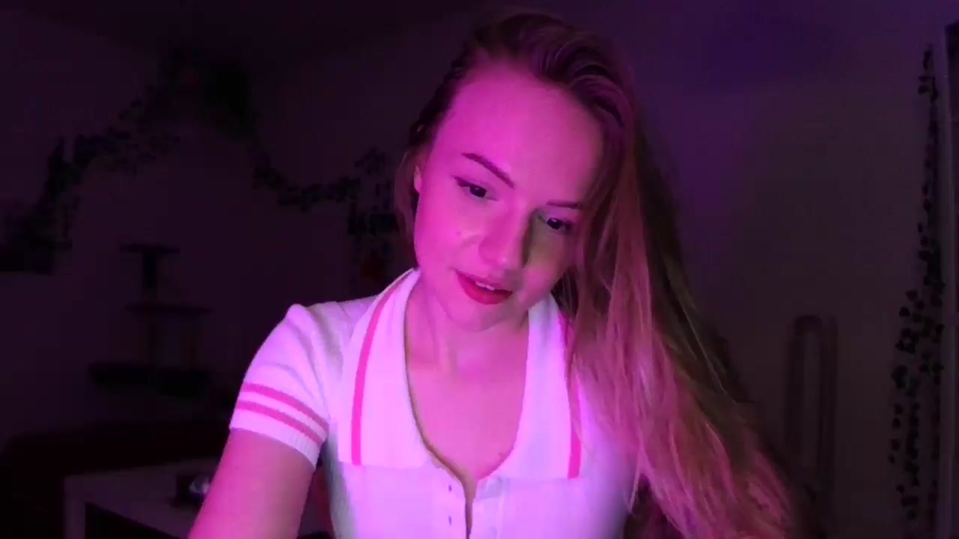 Gallery image thumbnail from hollyjolly's myfreecams stream on, 02/13/2025, 17:38 image 8 of 20