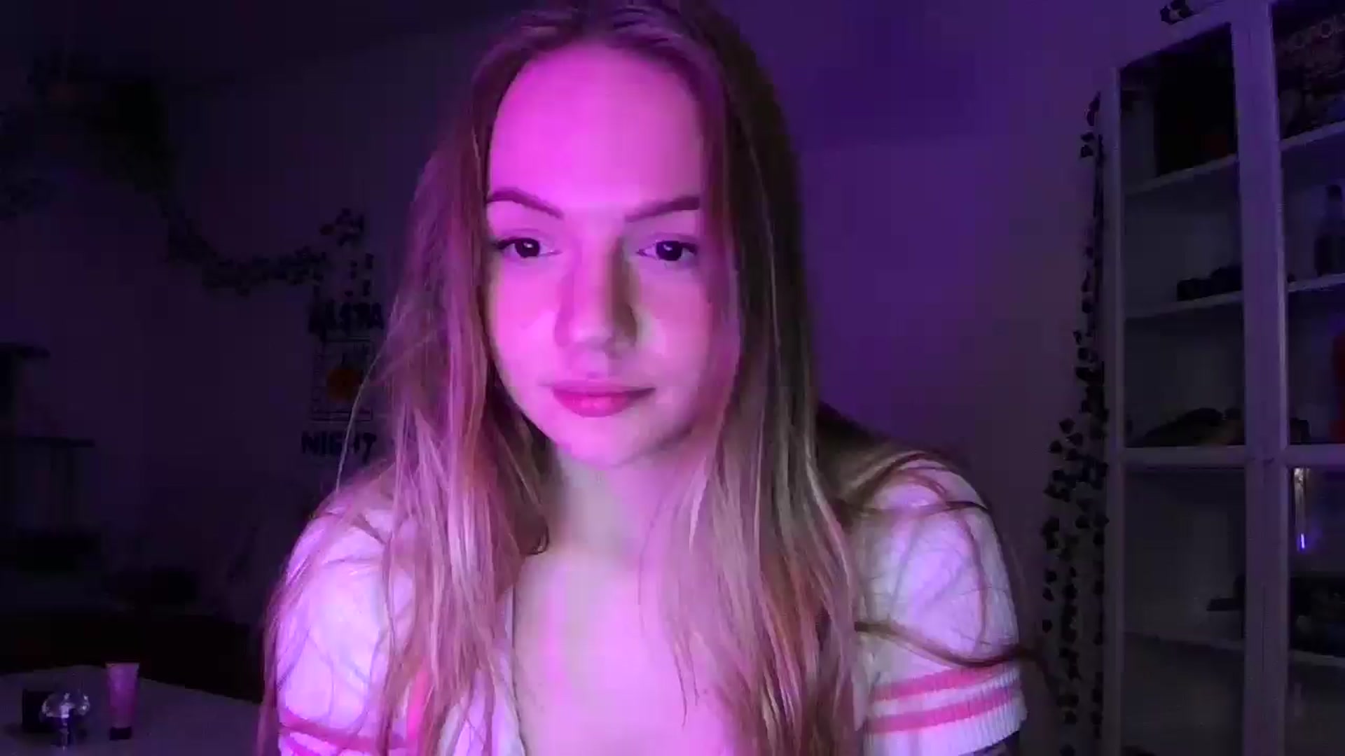 Gallery image thumbnail from hollyjolly's myfreecams stream on, 02/13/2025, 18:52 image 1 of 20