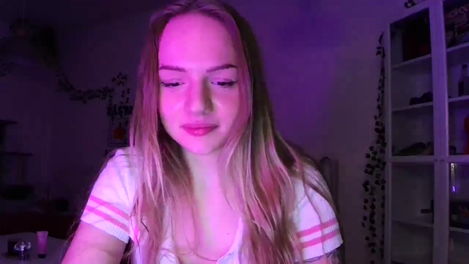 Gallery image thumbnail from hollyjolly's myfreecams stream on, 02/13/2025, 18:52 image 5 of 20