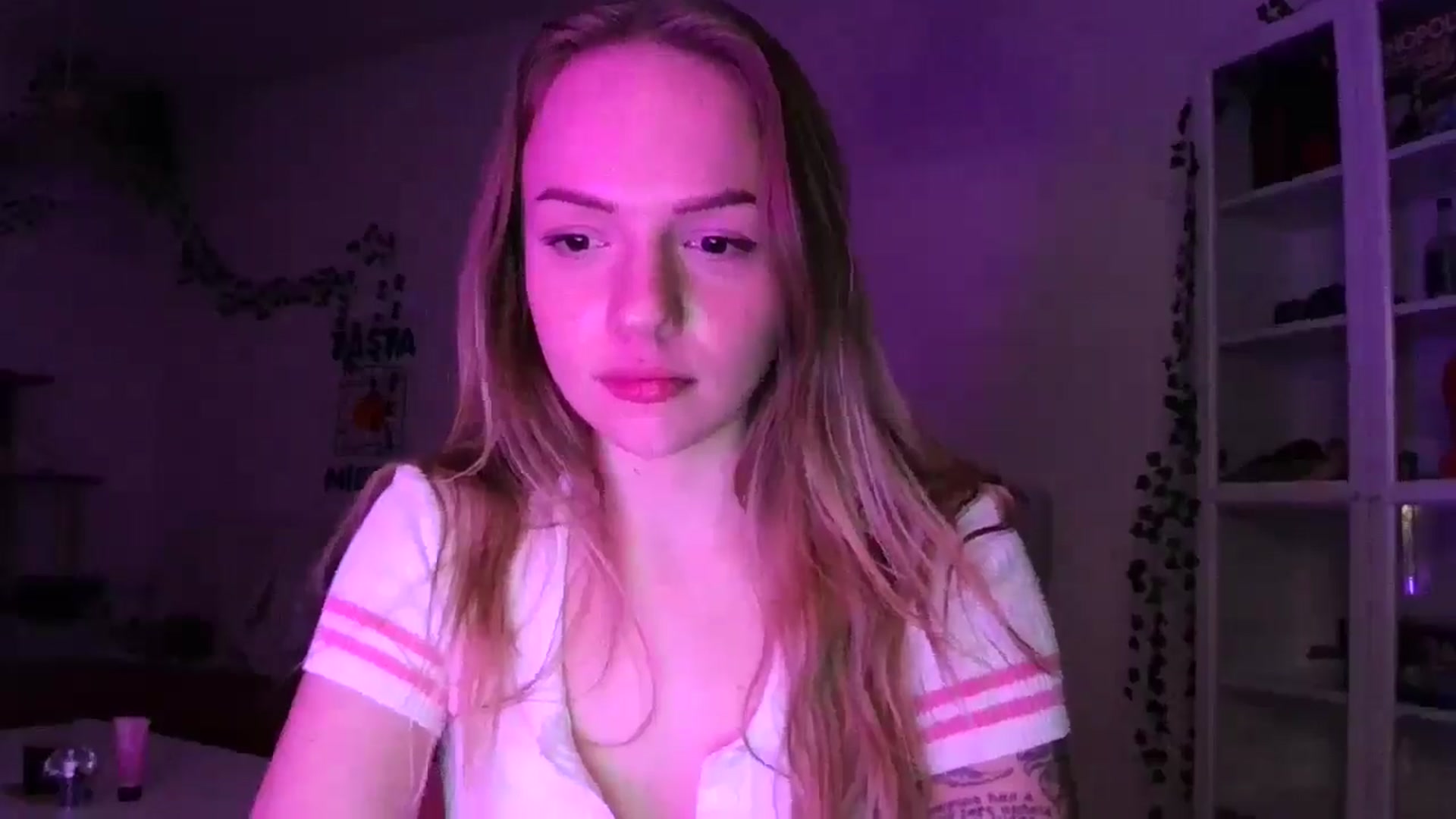 Gallery image thumbnail from hollyjolly's myfreecams stream on, 02/13/2025, 18:52 image 4 of 20