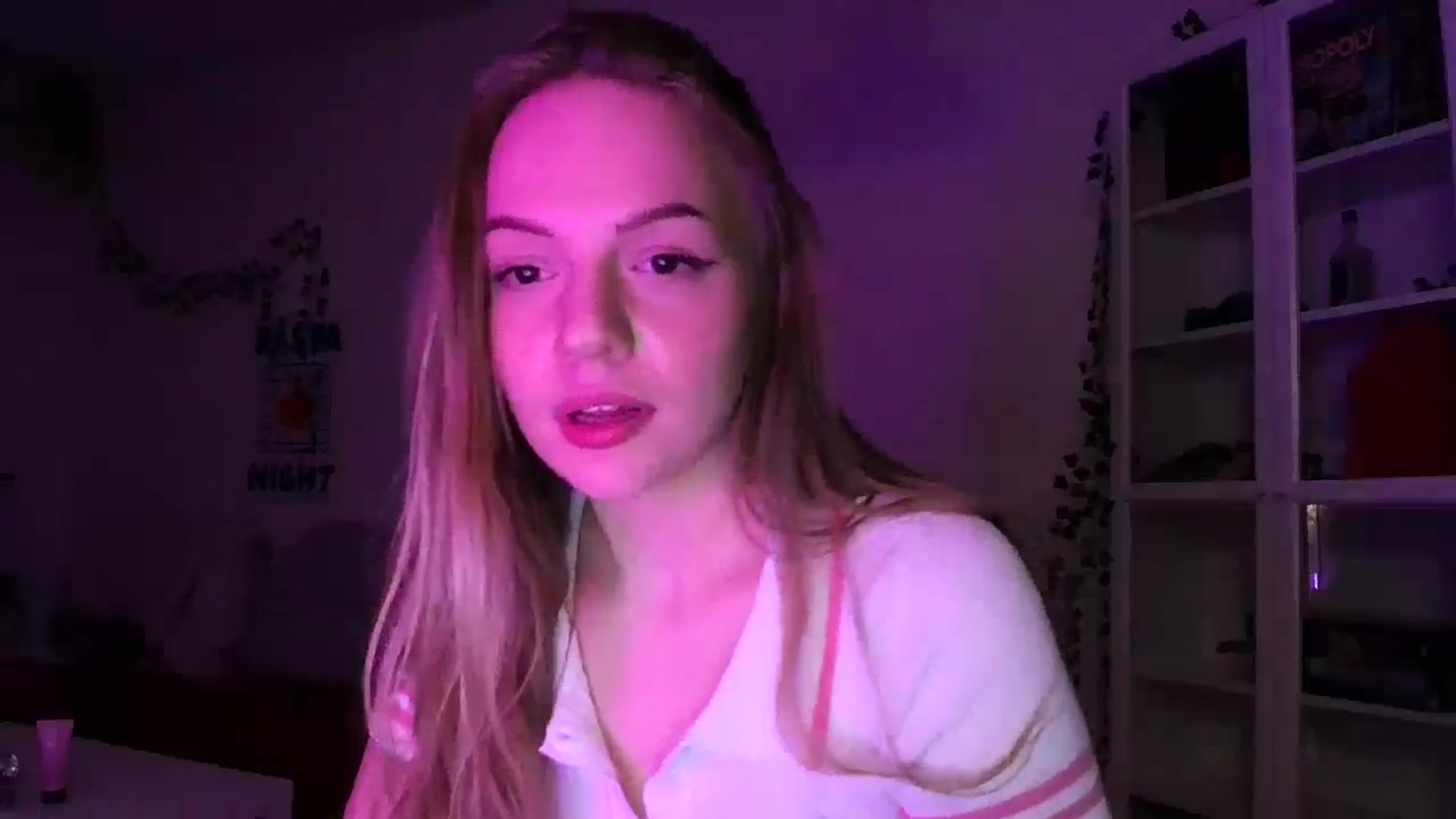 Gallery image thumbnail from hollyjolly's myfreecams stream on, 02/13/2025, 18:52 image 18 of 20