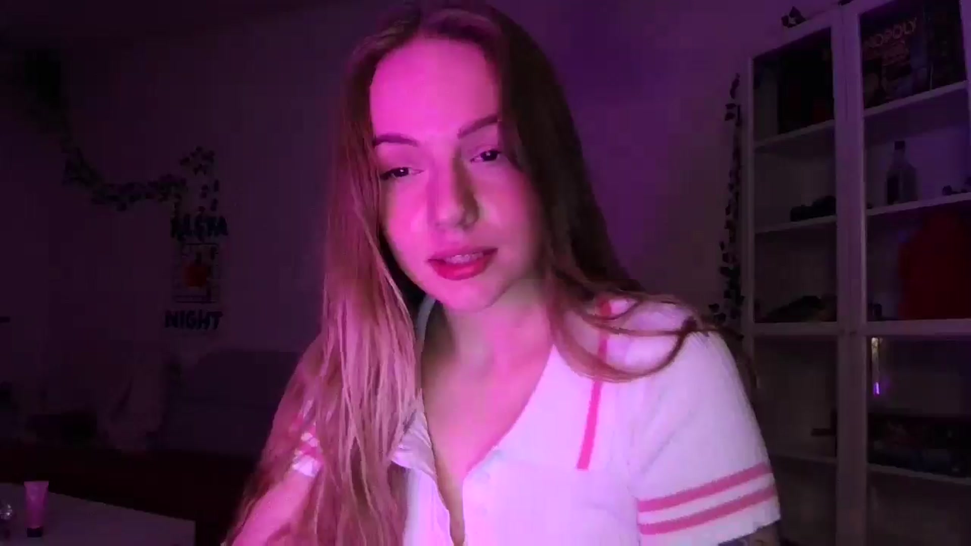 Gallery image thumbnail from hollyjolly's myfreecams stream on, 02/13/2025, 18:52 image 17 of 20