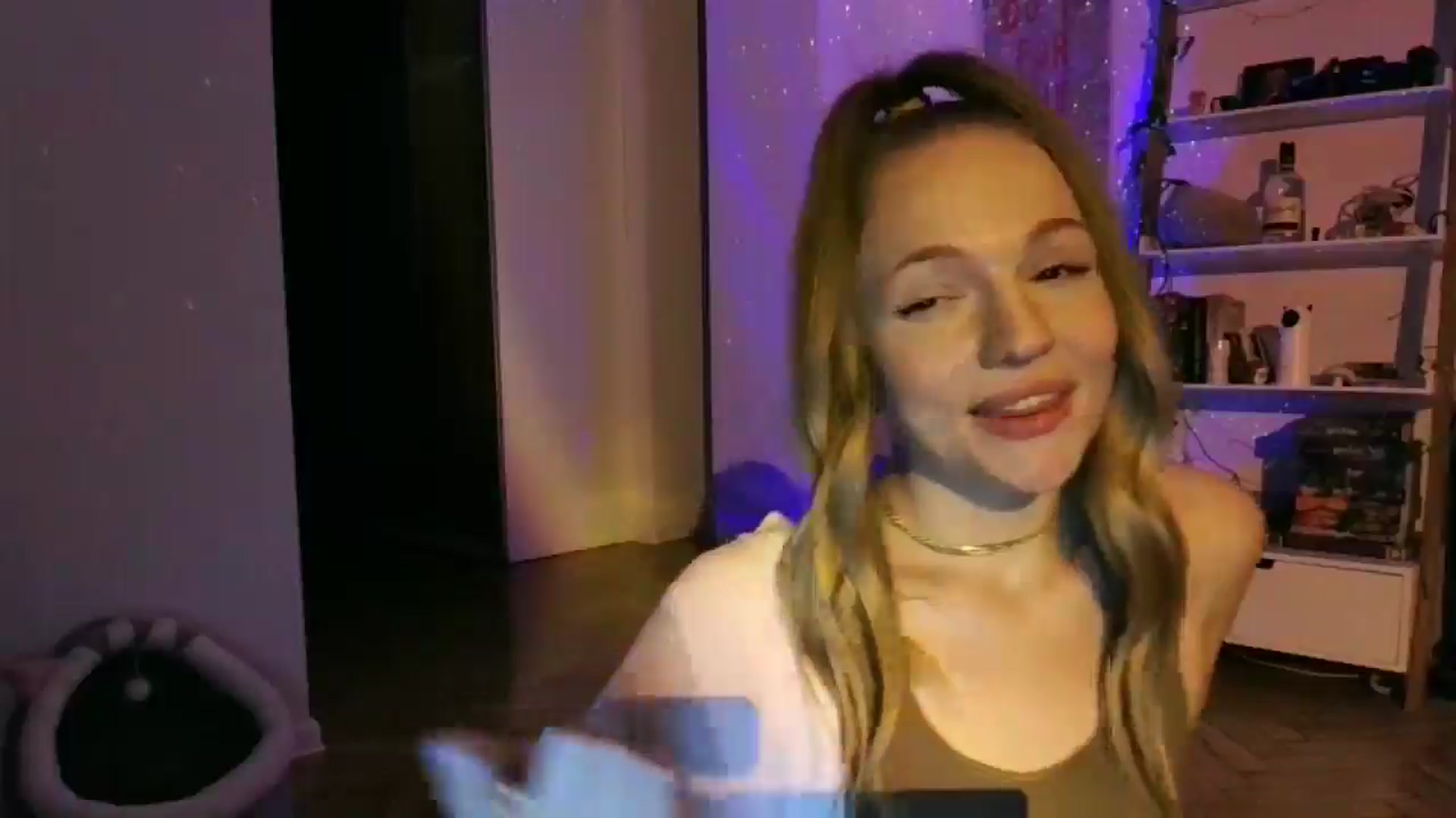 Gallery image thumbnail from hollyjolly's myfreecams stream on, 11/16/2025, 22:42 image 13 of 20