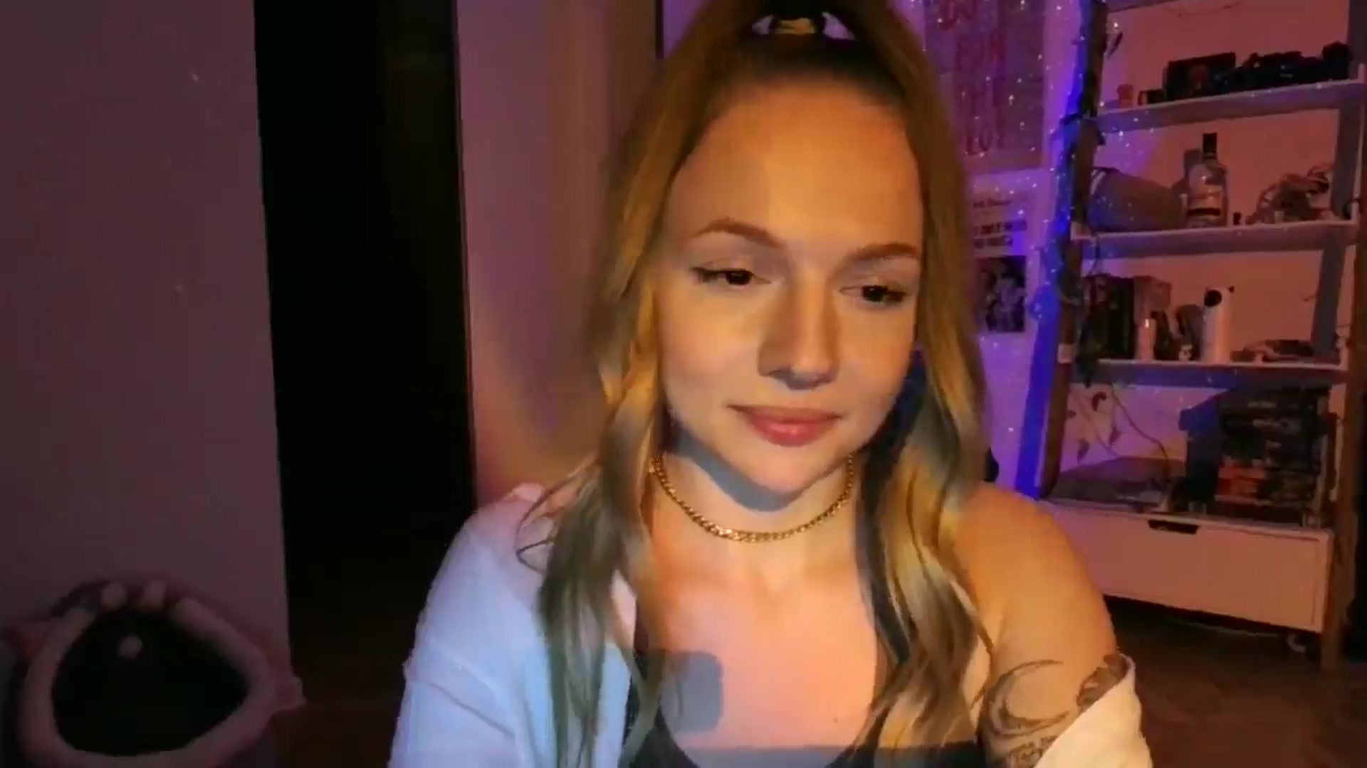 Gallery image thumbnail from hollyjolly's myfreecams stream on, 11/16/2025, 22:42 image 11 of 20