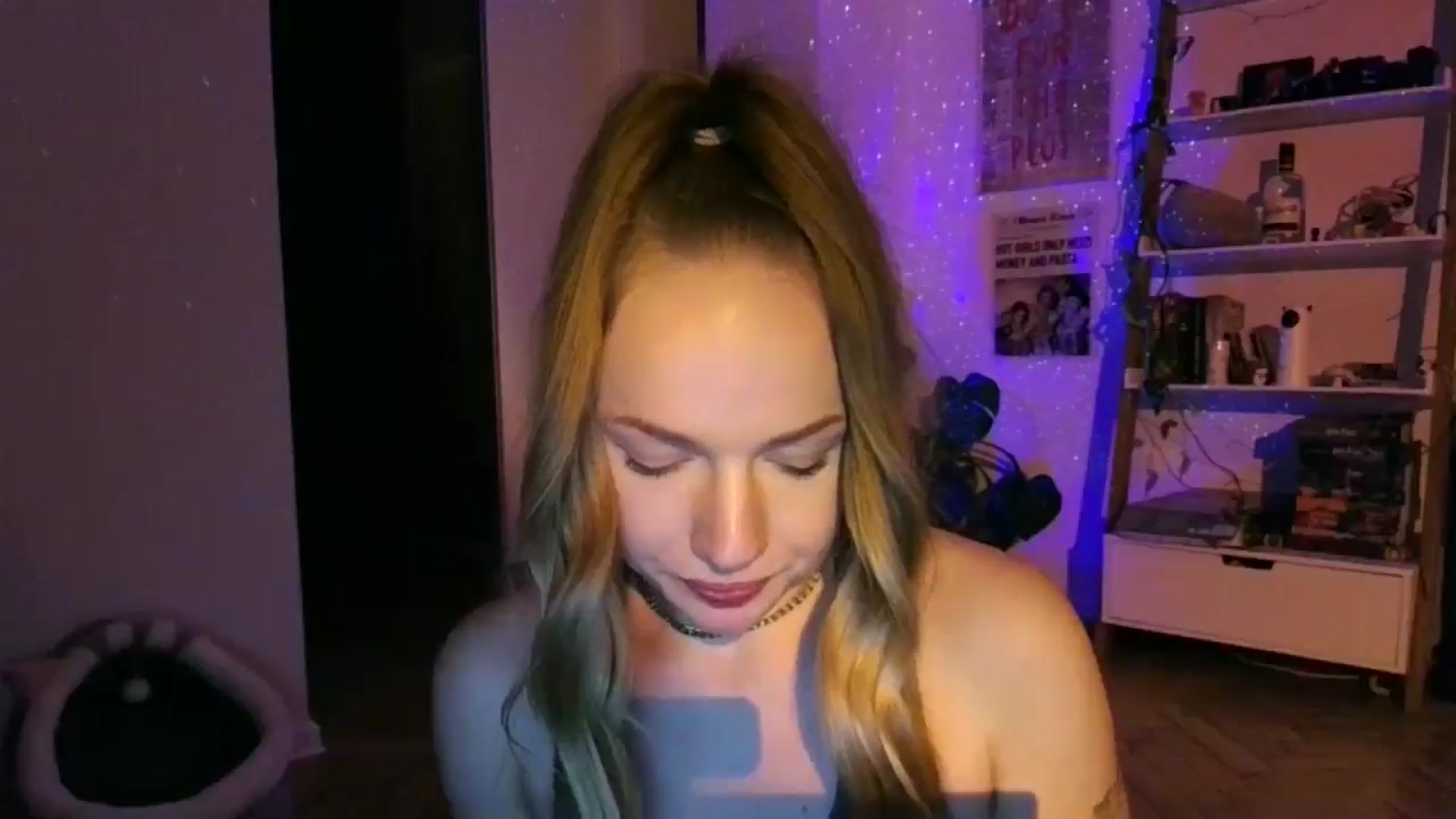 Gallery image thumbnail from hollyjolly's myfreecams stream on, 11/16/2025, 22:42 image 20 of 20