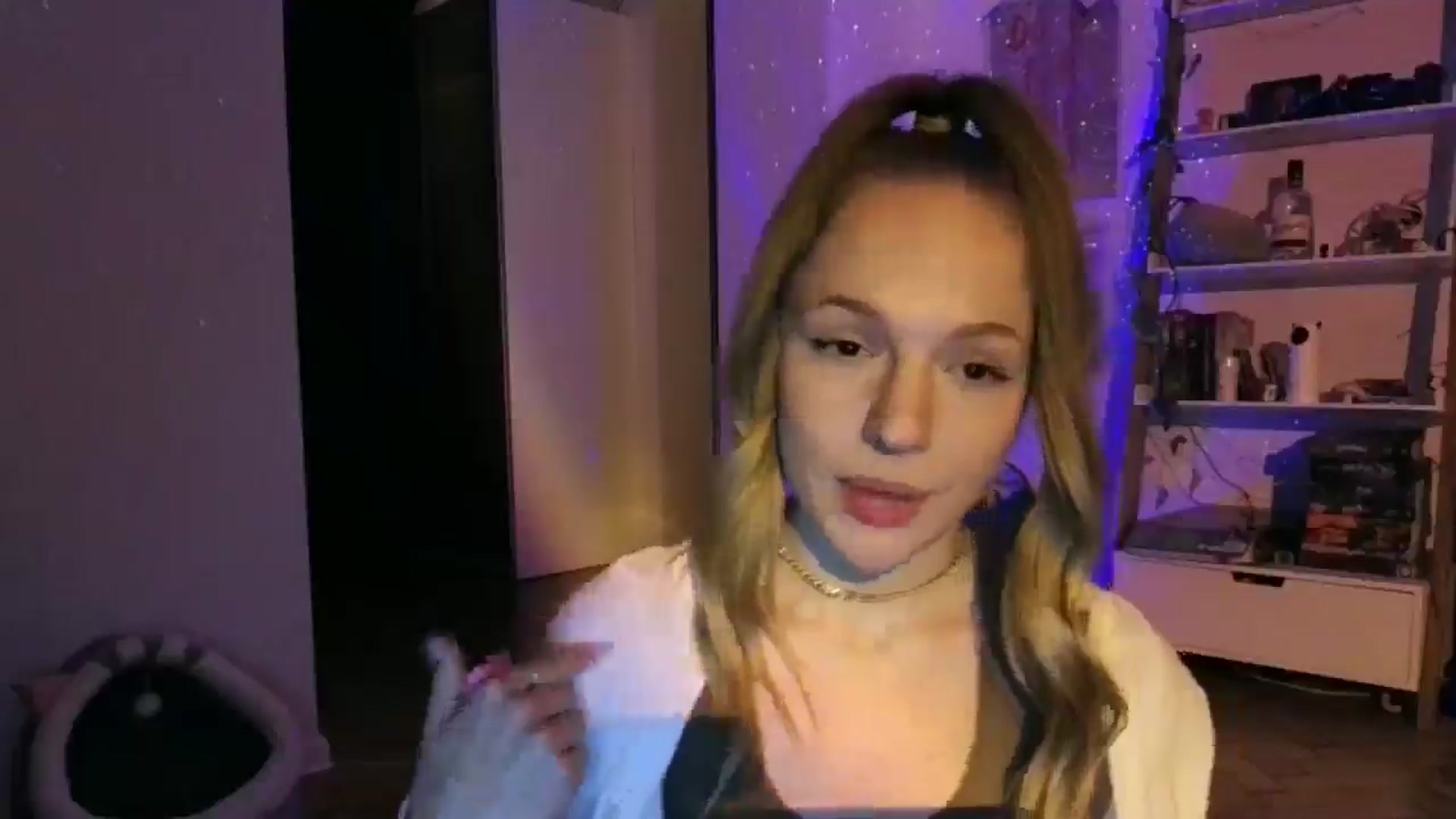 Gallery image thumbnail from hollyjolly's myfreecams stream on, 11/16/2025, 22:42 image 8 of 20