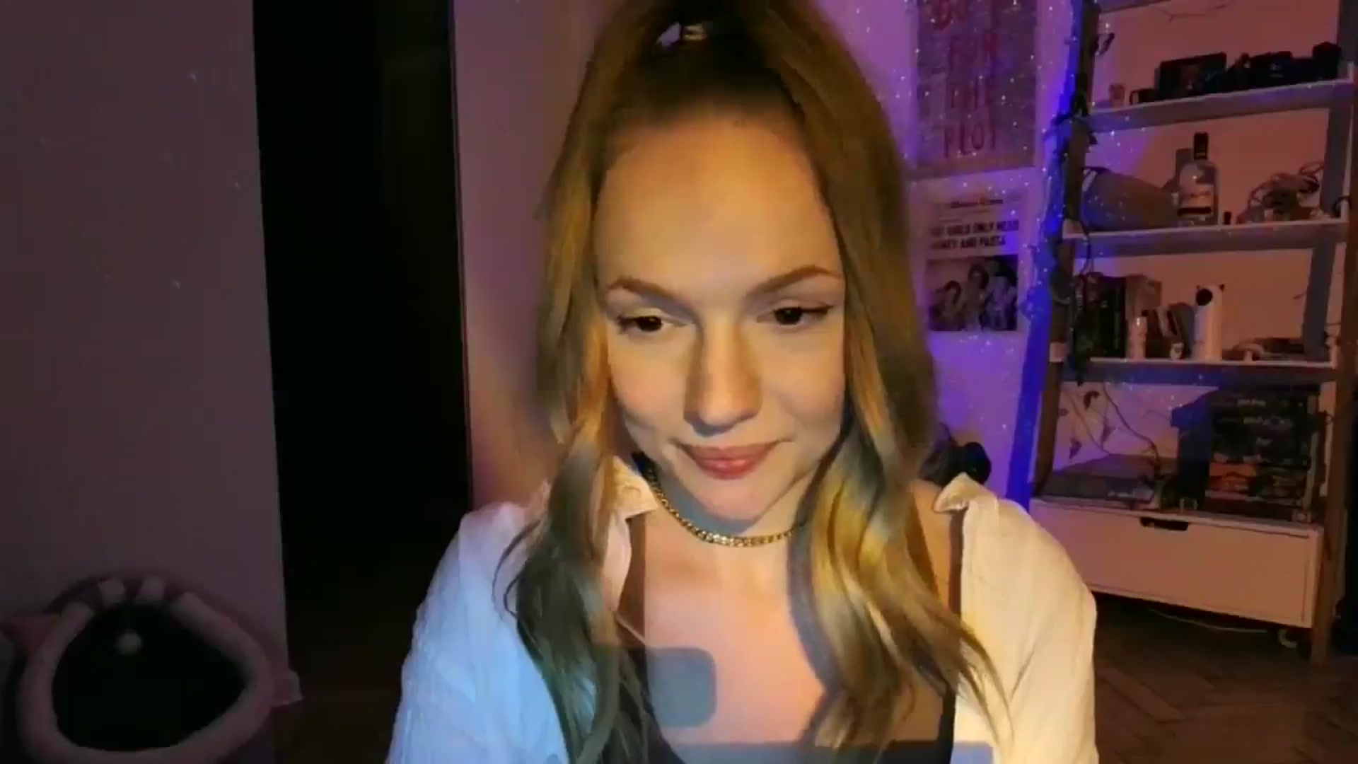 Gallery image thumbnail from hollyjolly's myfreecams stream on, 11/16/2025, 22:42 image 10 of 20