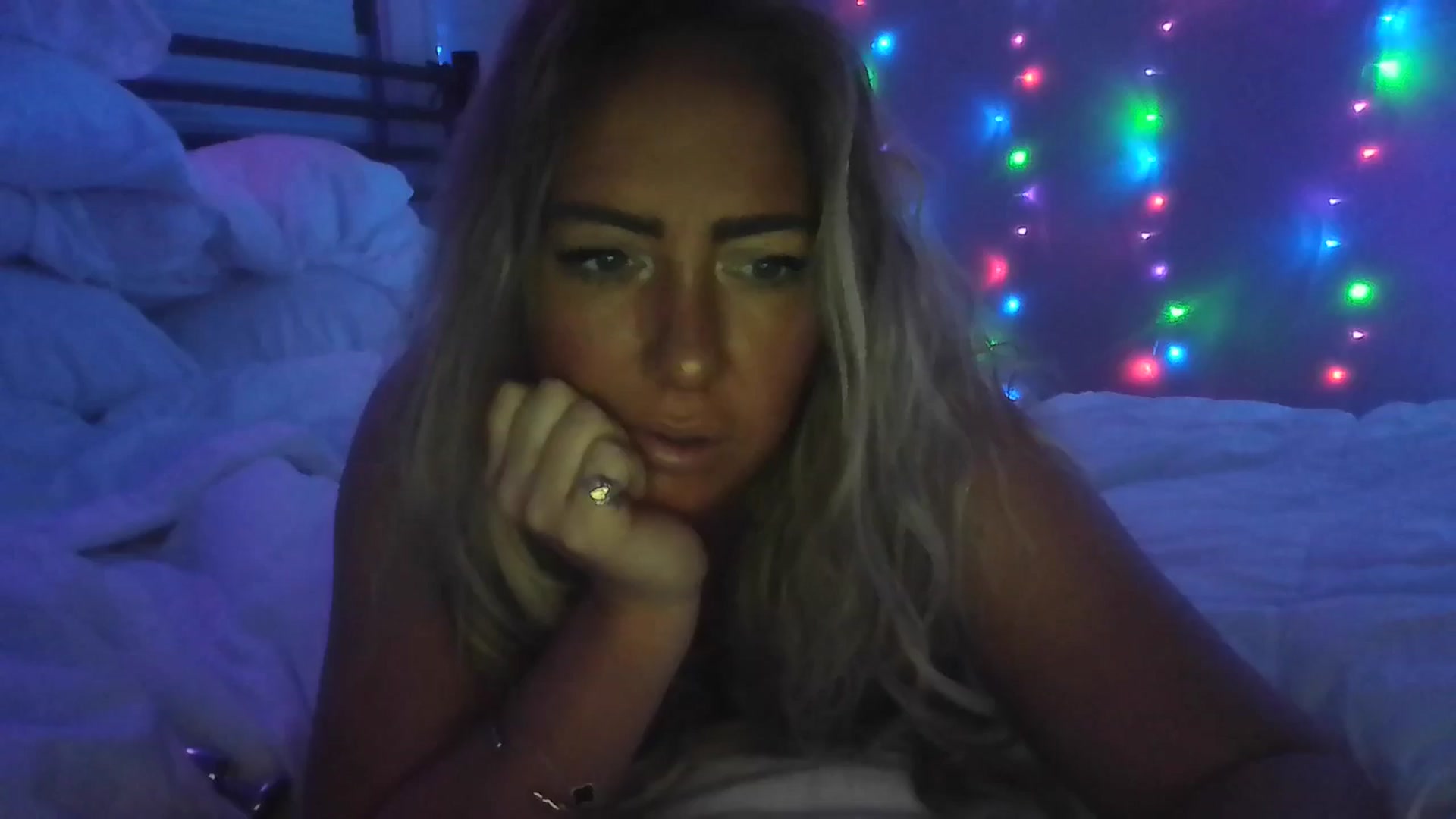 Gallery image thumbnail from hollywoodhot1's myfreecams stream on, 10/17/2024, 08:21 image 2 of 20