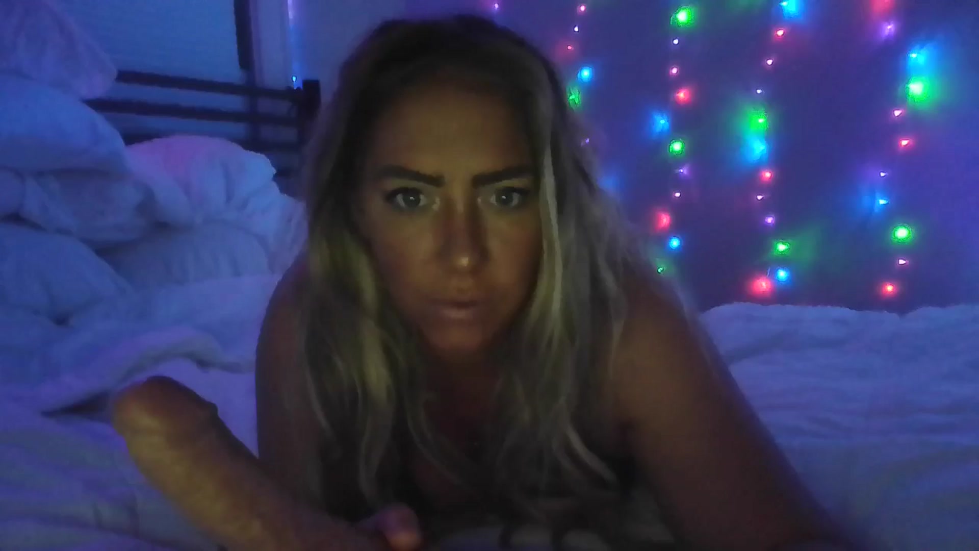 Gallery image thumbnail from hollywoodhot1's myfreecams stream on, 10/17/2024, 08:21 image 10 of 20