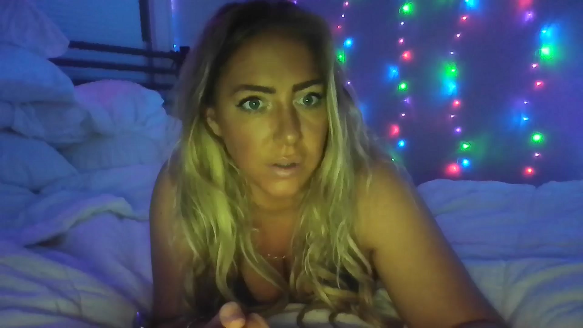 Gallery image thumbnail from hollywoodhot1's myfreecams stream on, 10/17/2024, 08:21 image 11 of 20