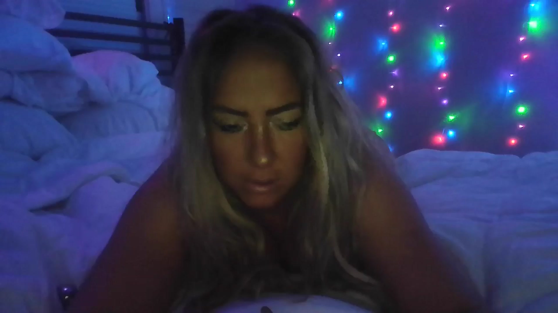 Gallery image thumbnail from hollywoodhot1's myfreecams stream on, 10/17/2024, 08:21 image 8 of 20
