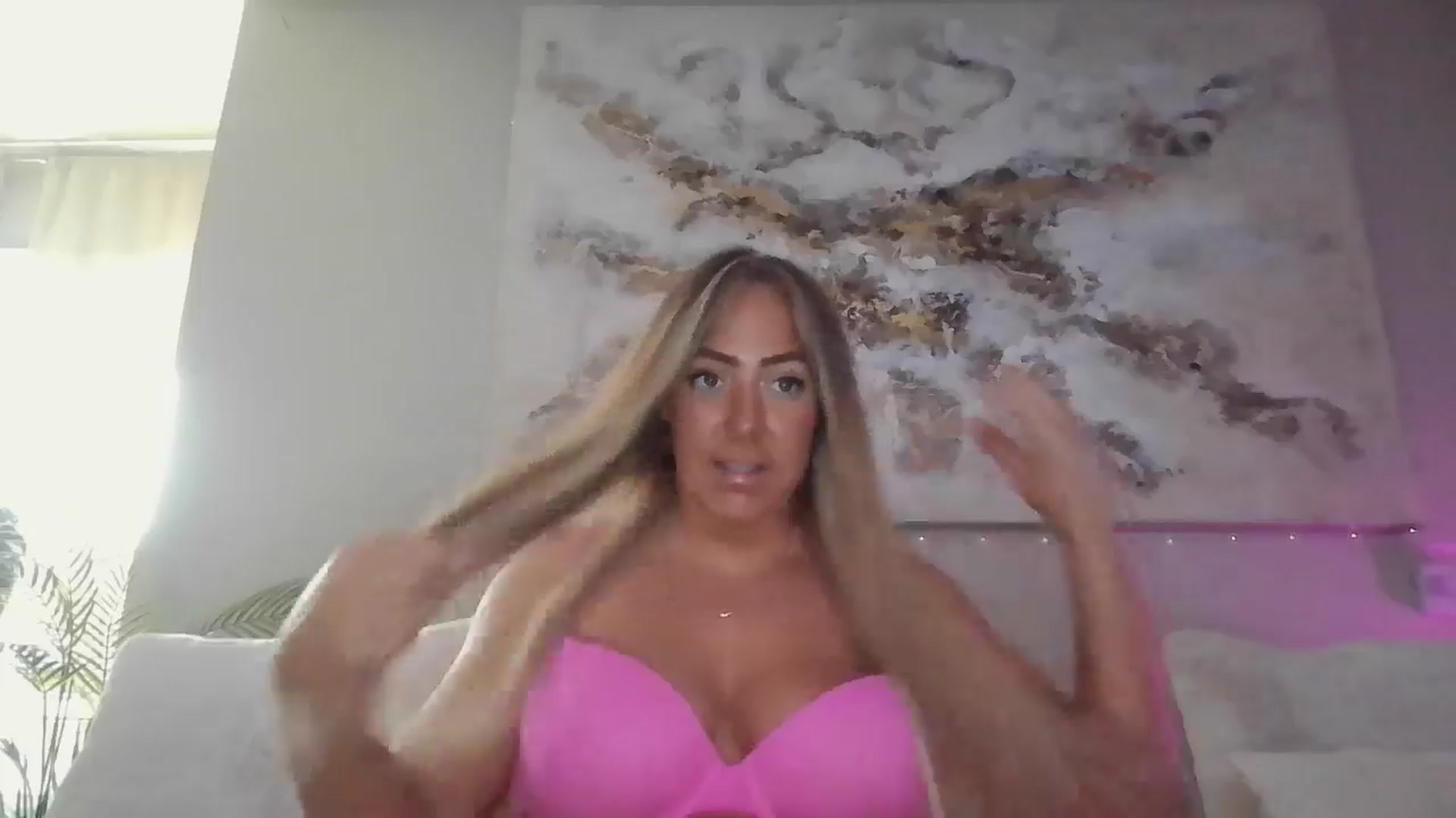 Gallery image thumbnail from hollywoodhot1's myfreecams stream on, 10/20/2024, 16:20 image 15 of 20