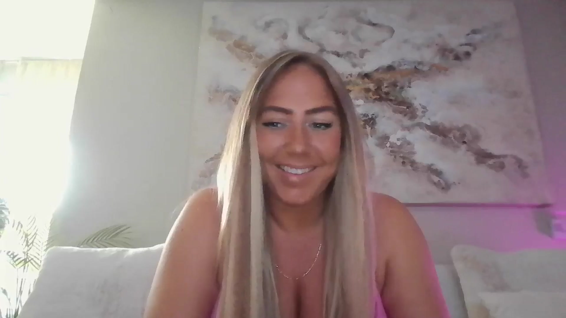Gallery image thumbnail from hollywoodhot1's myfreecams stream on, 10/20/2024, 16:20 image 14 of 20