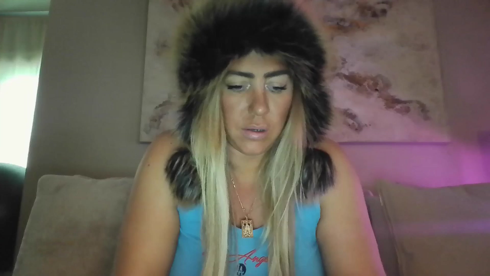 Gallery image thumbnail from hollywoodhot1's myfreecams stream on, 11/22/2024, 17:37 image 12 of 20