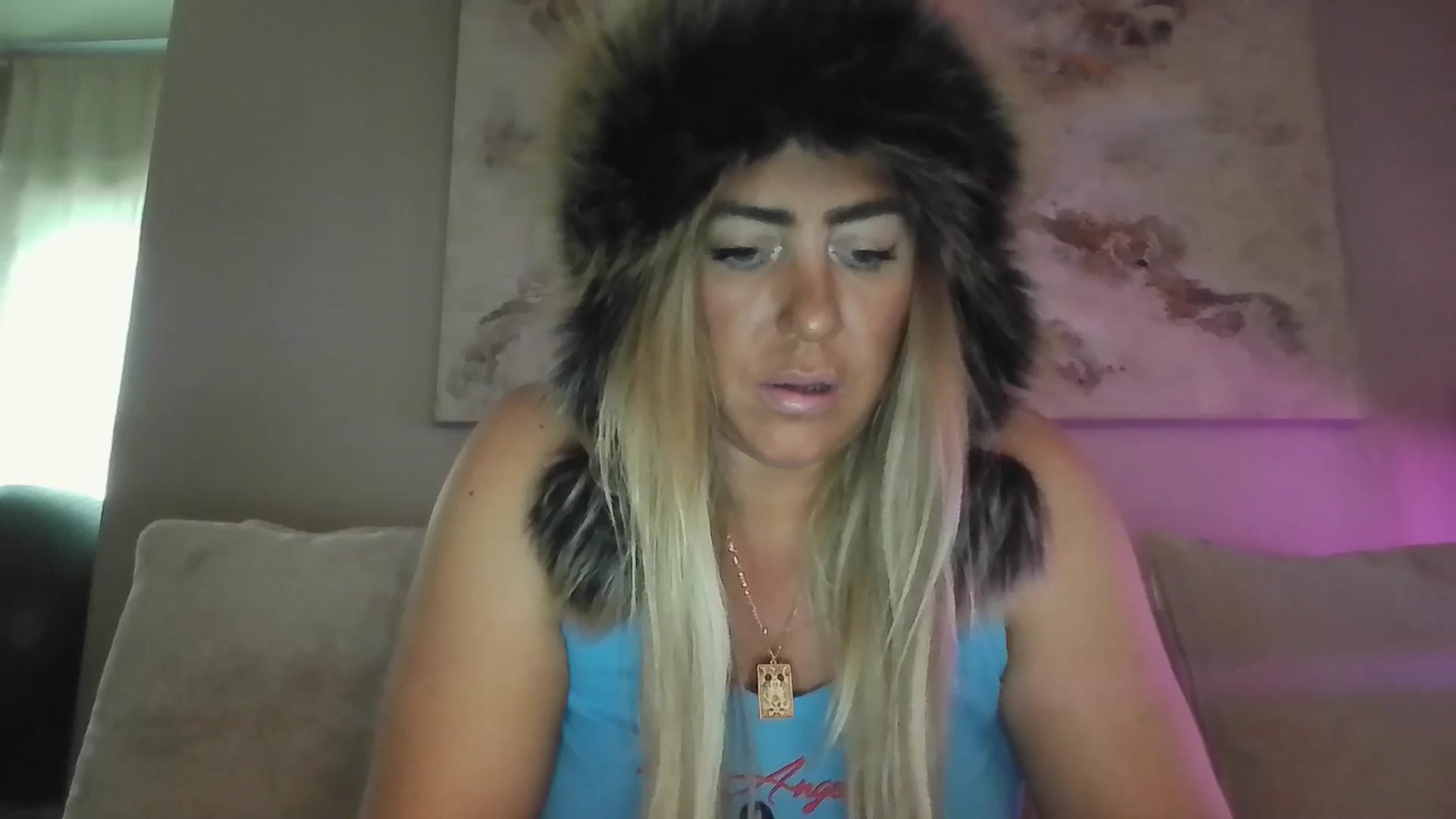 Gallery image thumbnail from hollywoodhot1's myfreecams stream on, 11/22/2024, 17:37 image 15 of 20