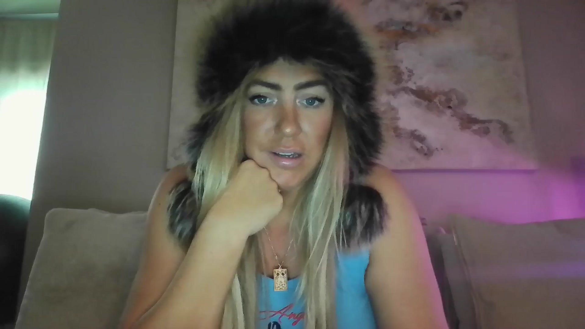 Gallery image thumbnail from hollywoodhot1's myfreecams stream on, 11/22/2024, 17:37 image 13 of 20