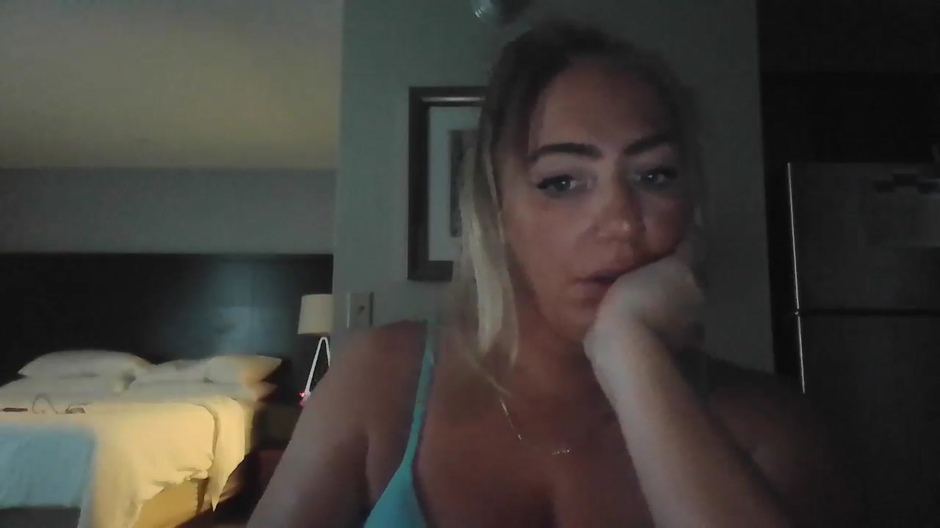 Gallery image thumbnail from hollywoodhot1's myfreecams stream on, 11/27/2024, 19:37 image 20 of 20