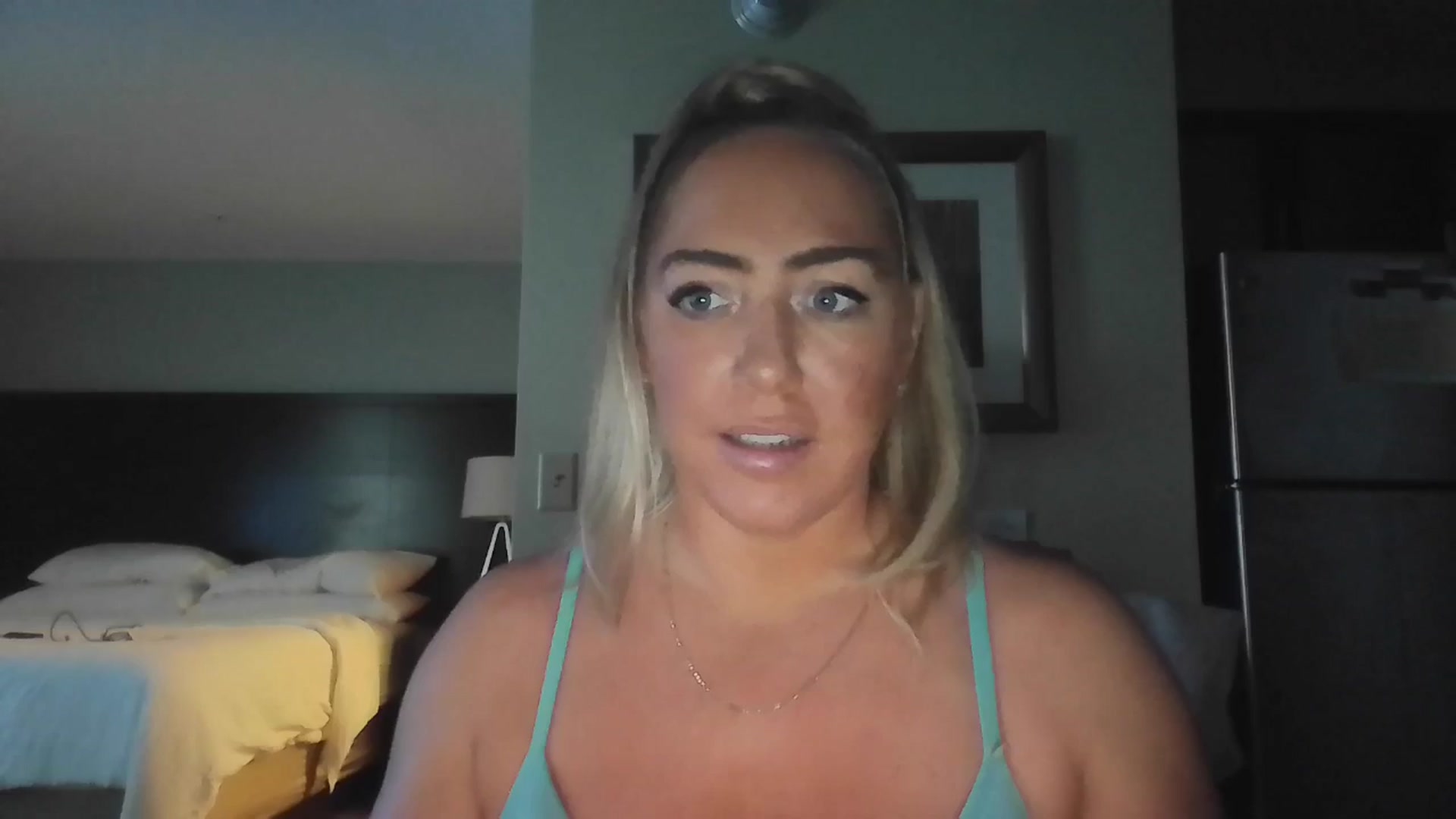 Gallery image thumbnail from hollywoodhot1's myfreecams stream on, 11/27/2024, 19:37 image 10 of 20