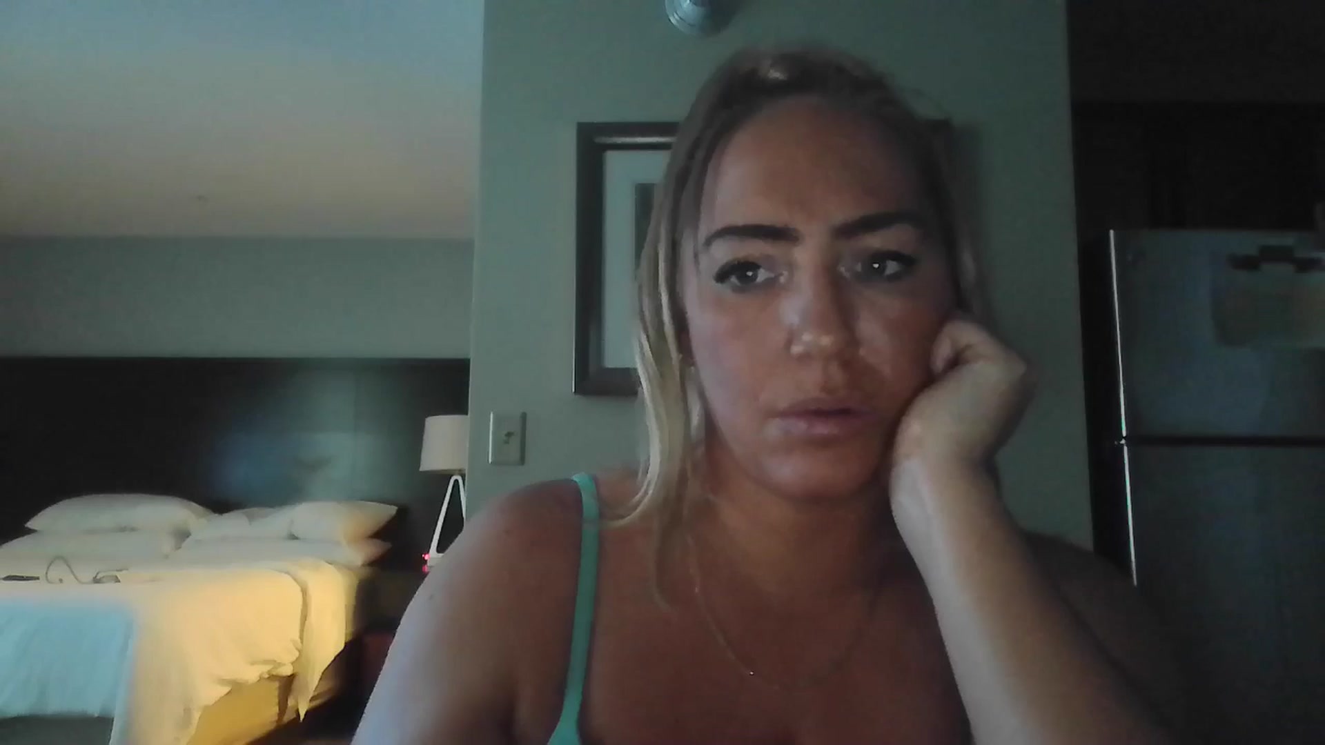 Gallery image thumbnail from hollywoodhot1's myfreecams stream on, 11/27/2024, 19:37 image 16 of 20
